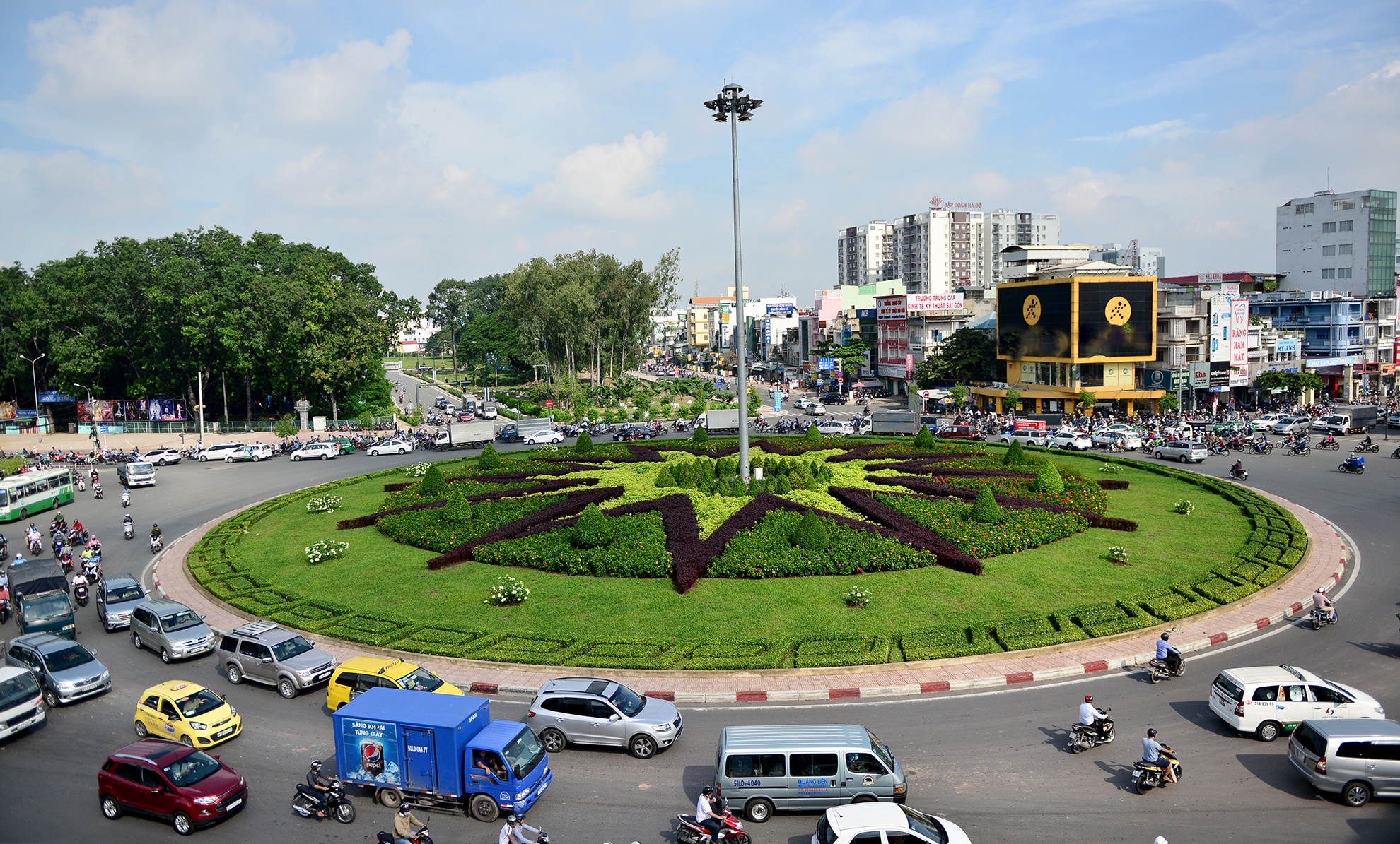 thong thoang cua ngo san bay Tan Son Nhat anh 1