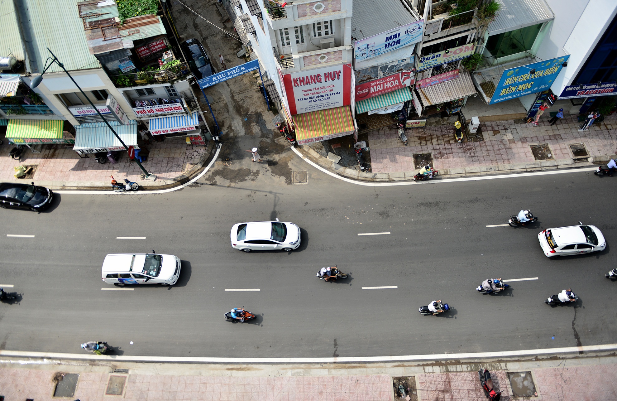 thong thoang cua ngo san bay Tan Son Nhat anh 8