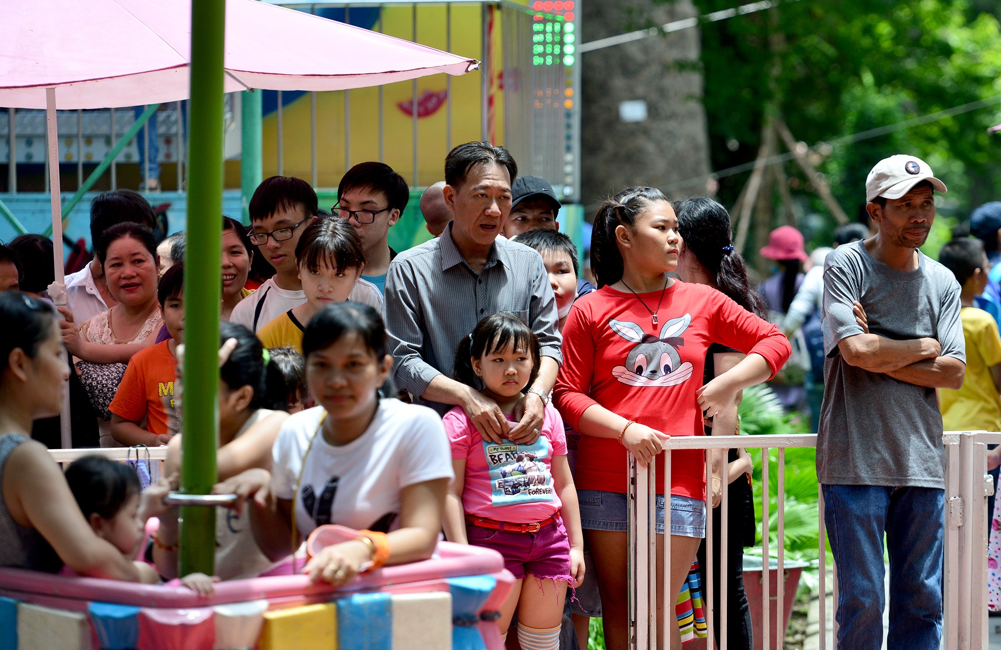 hang ngan nguoi vui choi 2/9 o Thao Cam Vien anh 10