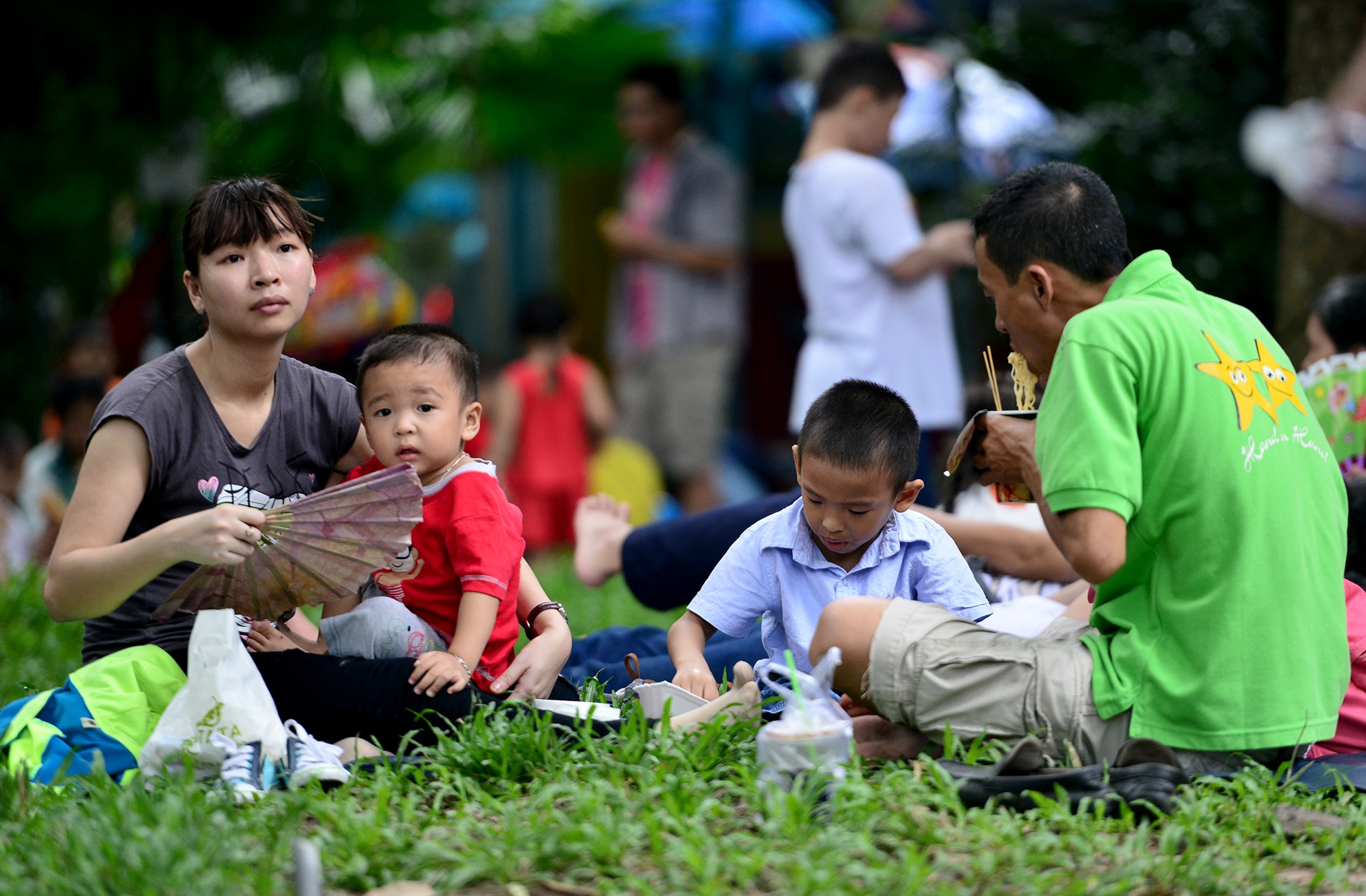 hang ngan nguoi vui choi 2/9 o Thao Cam Vien anh 14