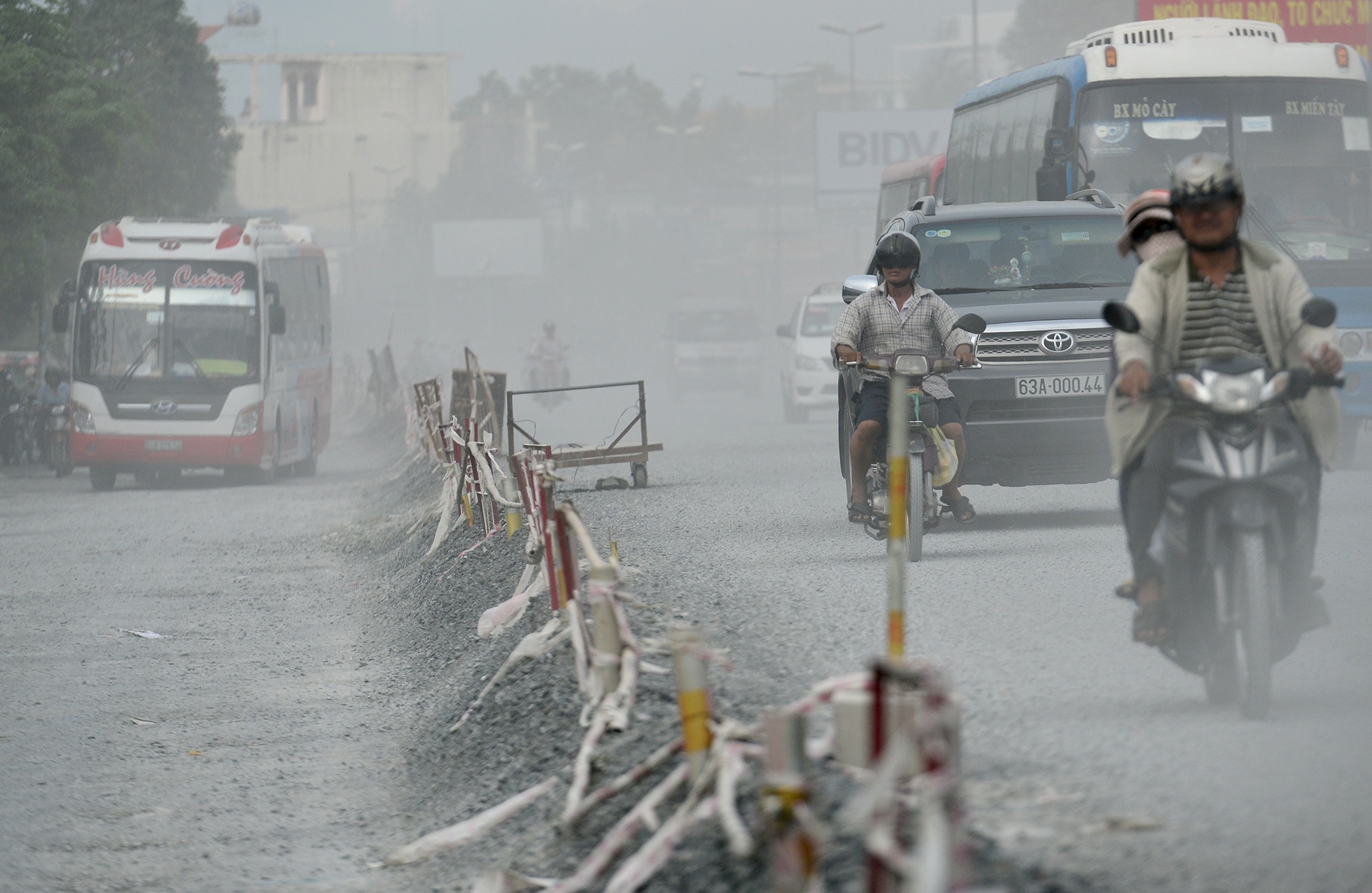 bui mit mui o cua ngo phia Tay Sai Gon anh 2