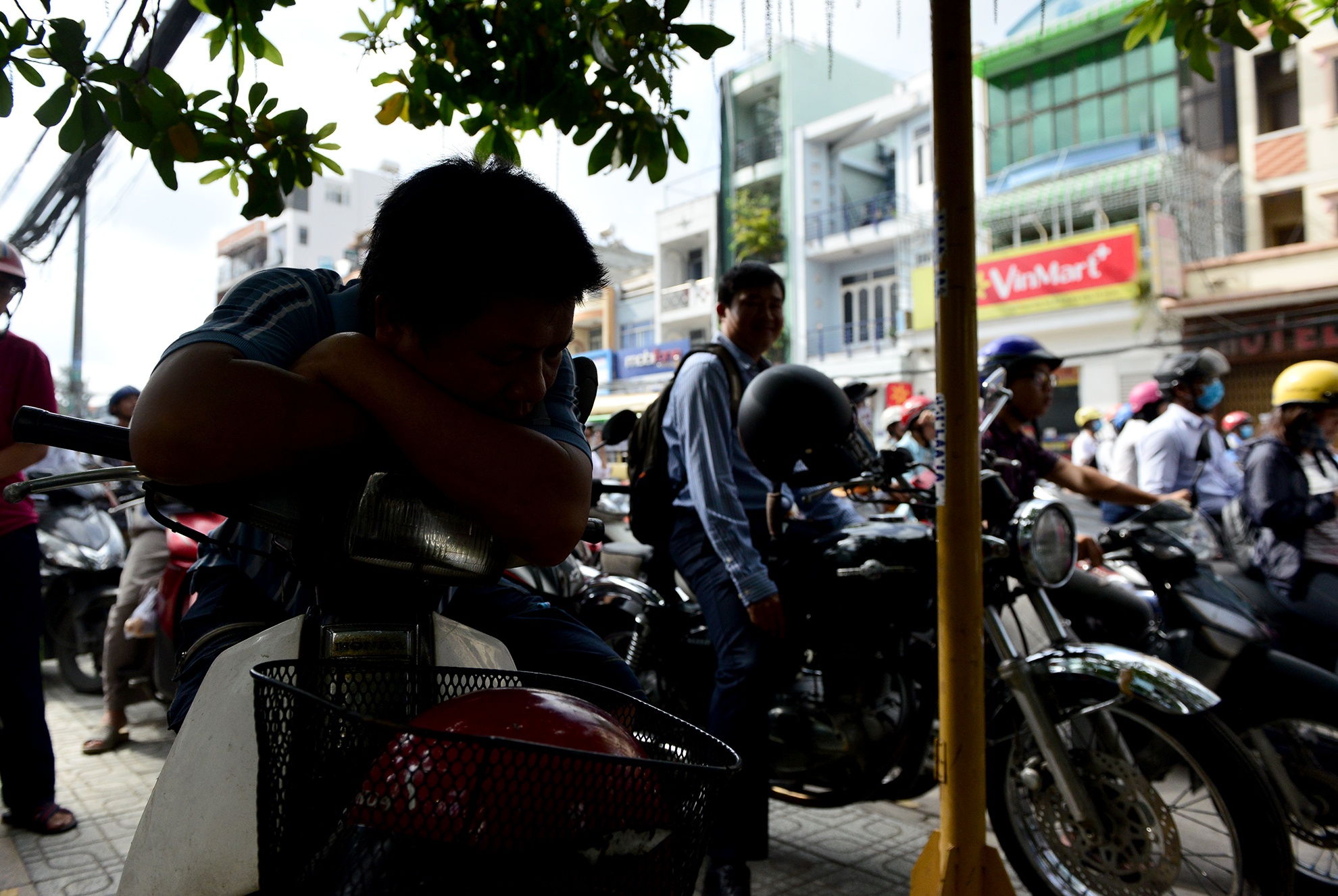 xe co chon chan nhieu gio vi lo cot anh 11