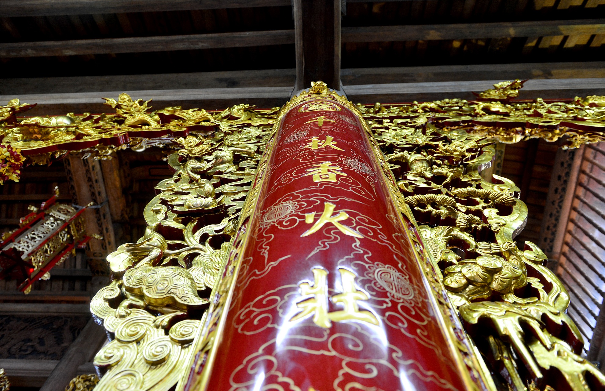 nha tho to cua Hoai Linh anh 12