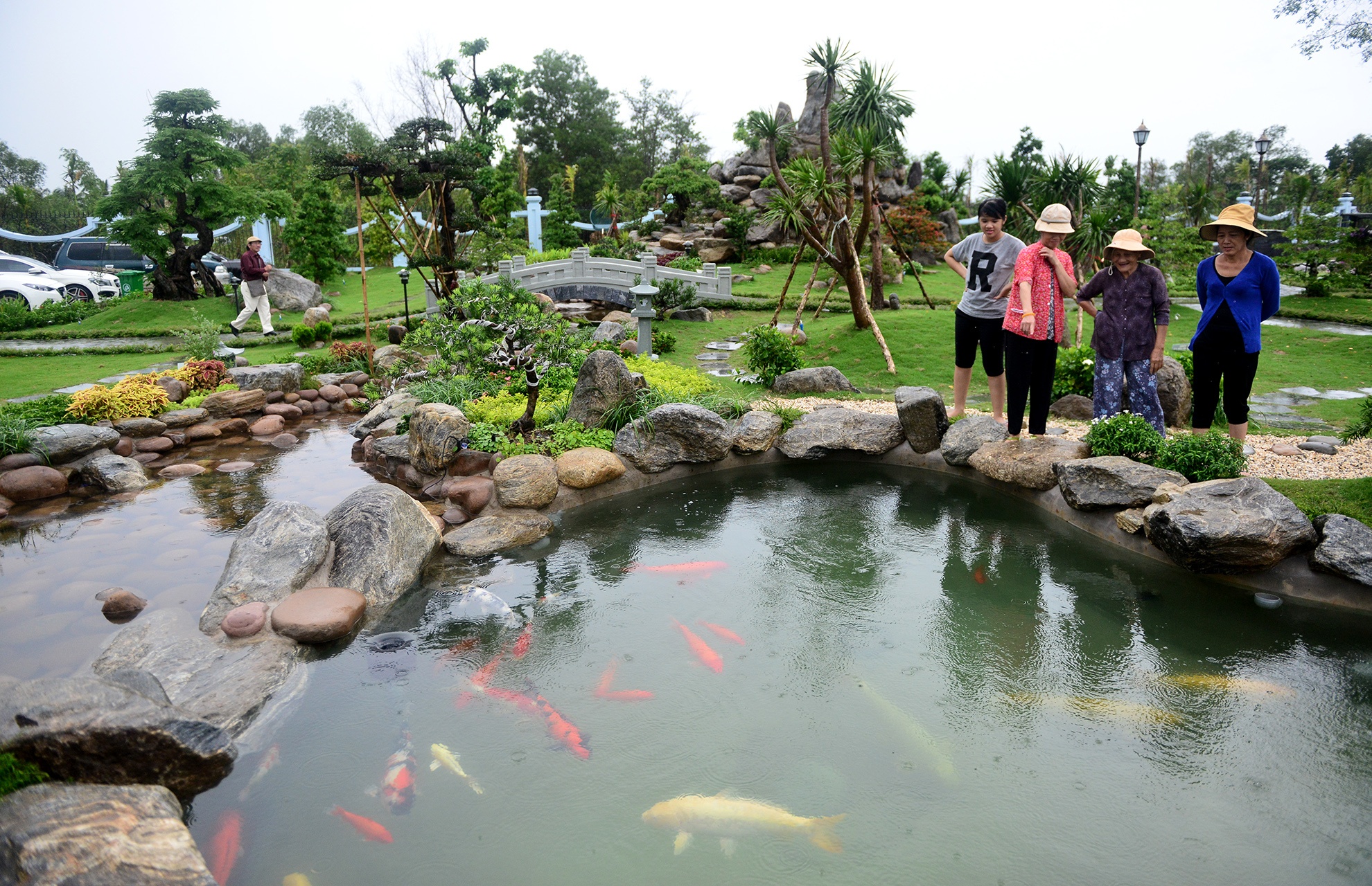 nha tho to cua Hoai Linh anh 16