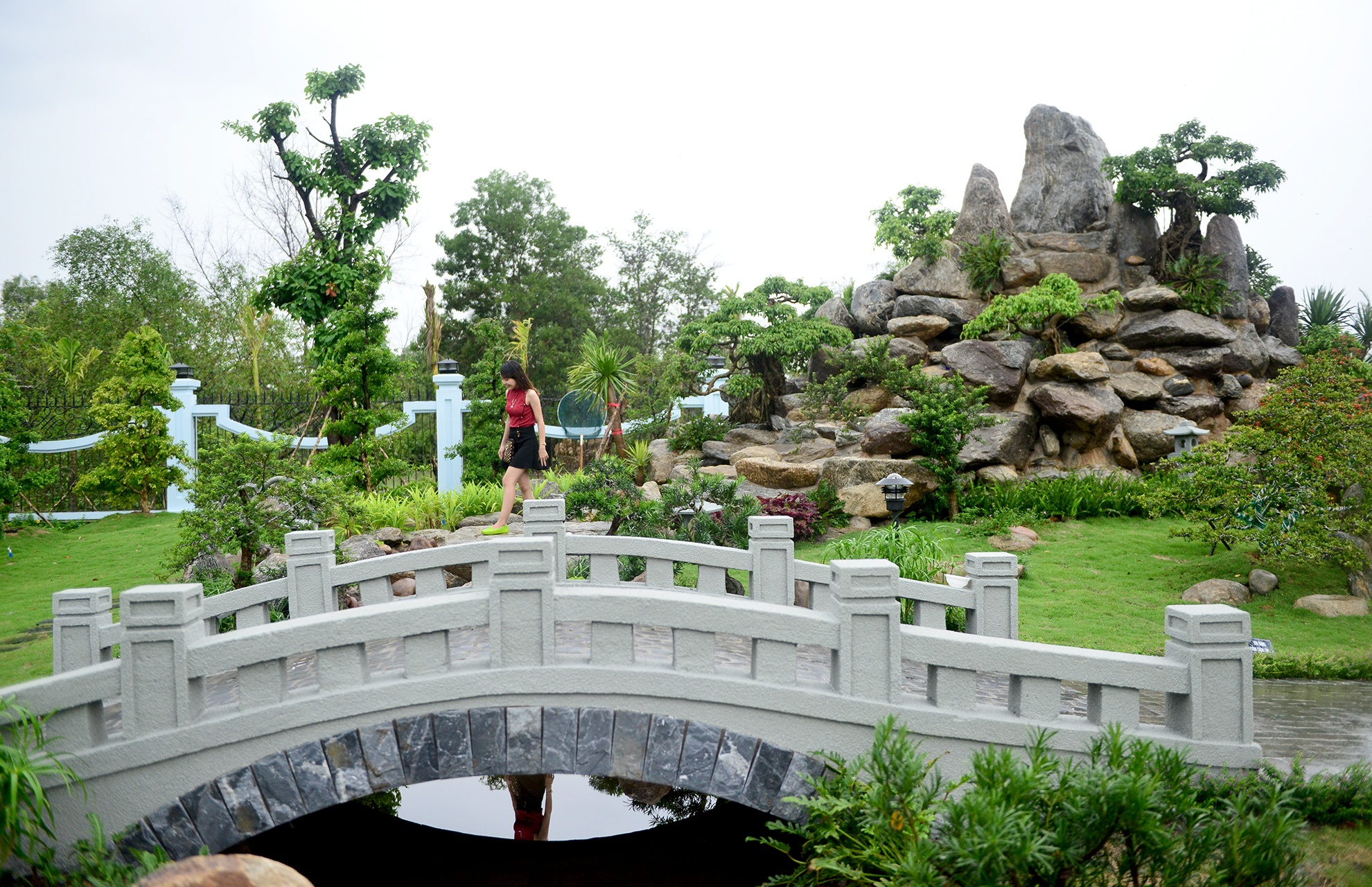 nha tho to cua Hoai Linh anh 17