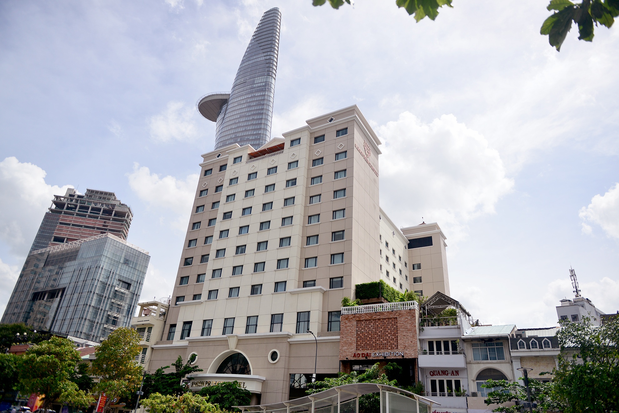 tu giac dat vang pho di bo Sai Gon anh 4