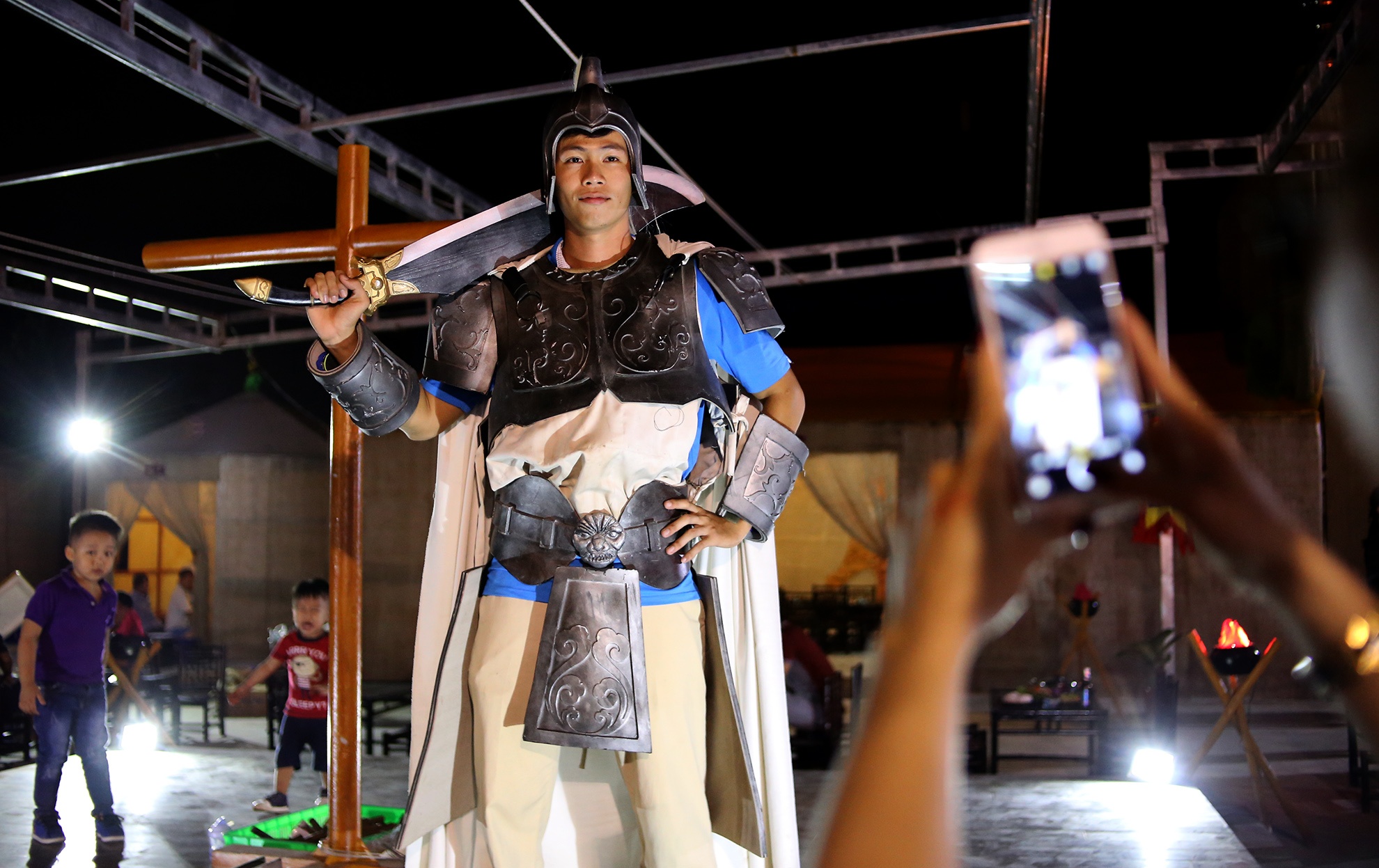 nha hang phong cach Tam Quoc o Sai Gon anh 14