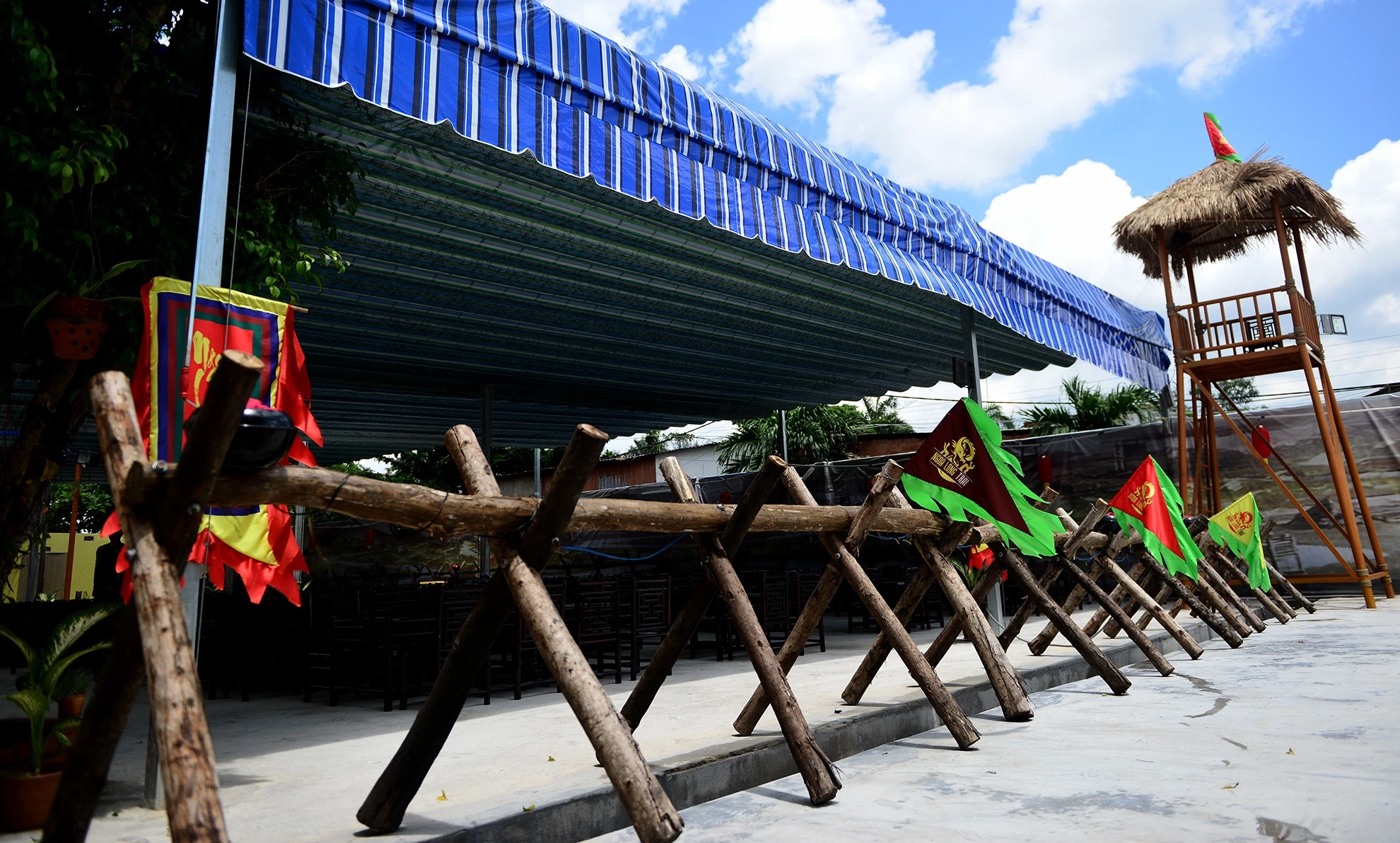 nha hang phong cach Tam Quoc o Sai Gon anh 1