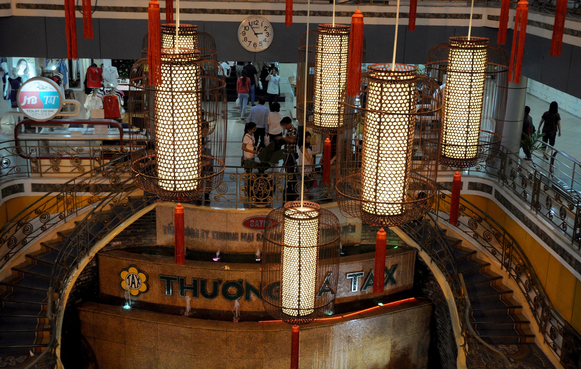 cong trinh kien truc co tren pho di bo Sai Gon anh 7