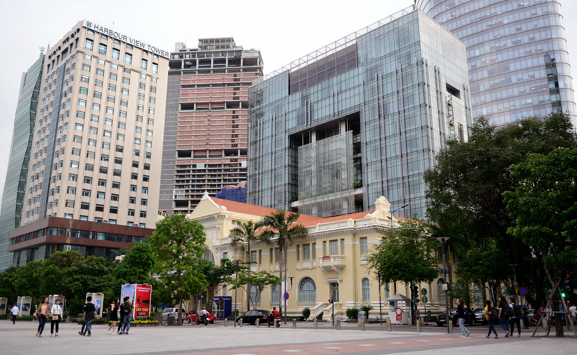 cong trinh kien truc co tren pho di bo Sai Gon anh 9