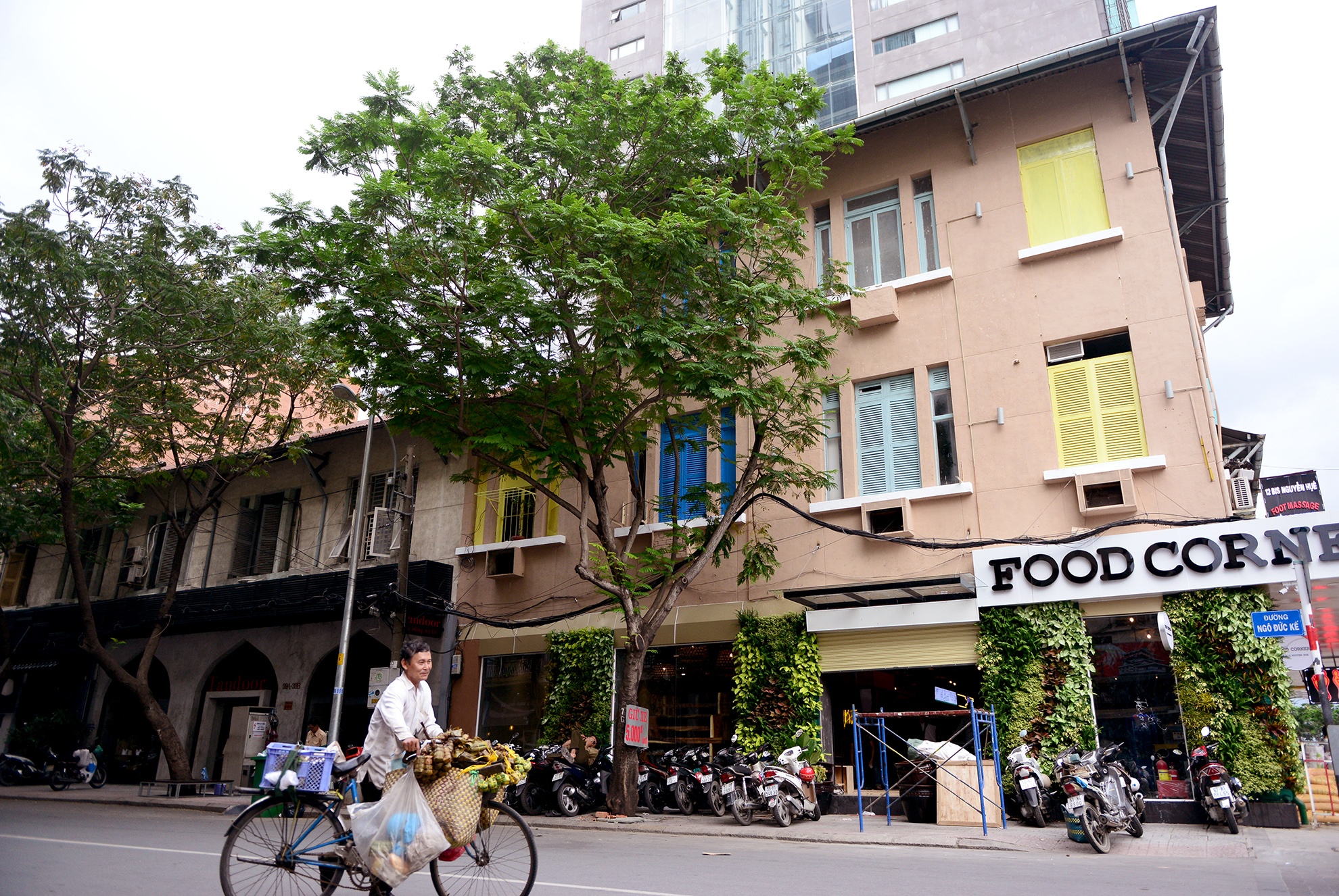 Nhung net kien truc tram tuoi tren pho di bo Nguyen Hue hinh anh