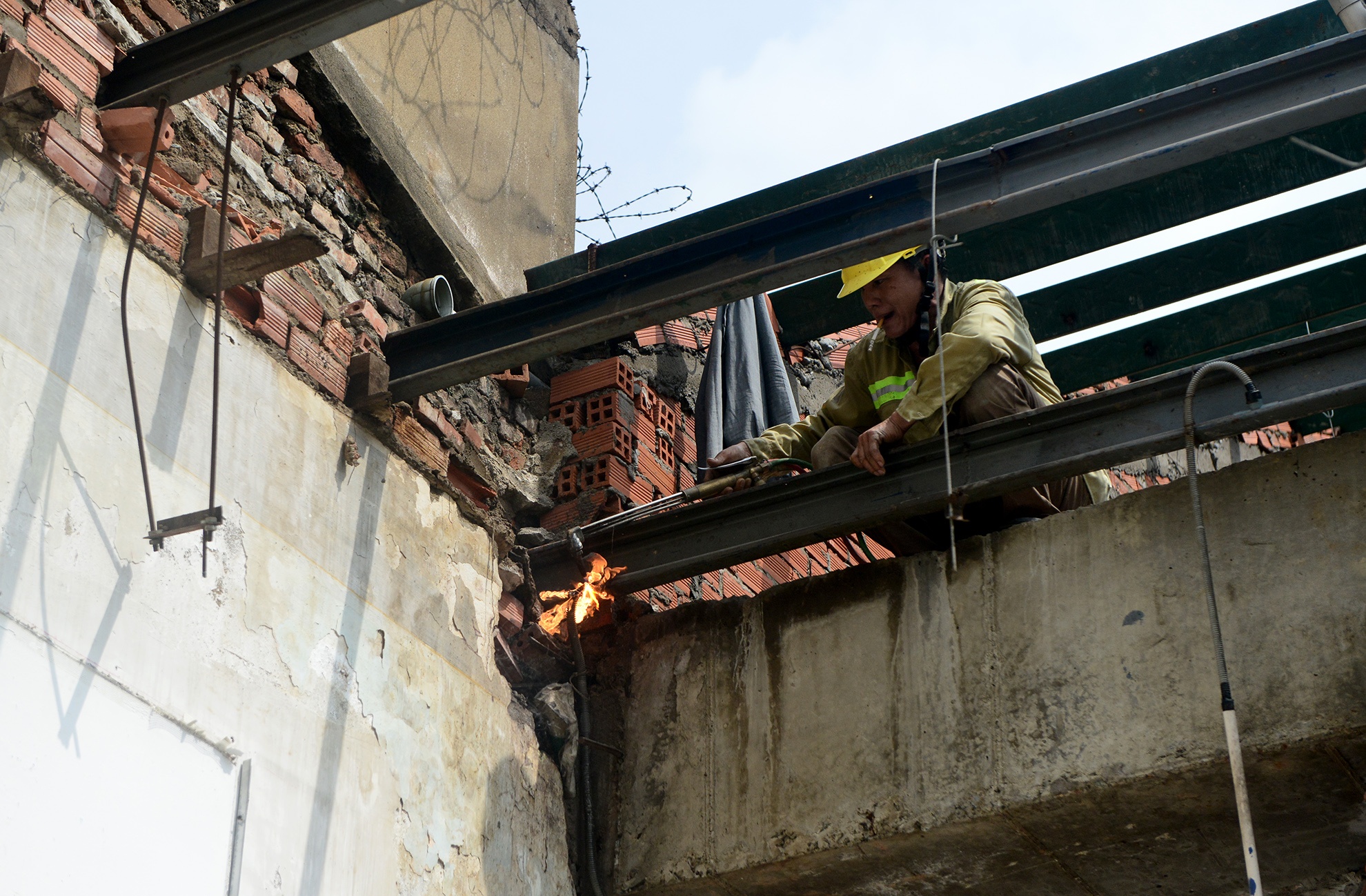 ben trong Thuong xa Tax truoc khi thao do anh 15