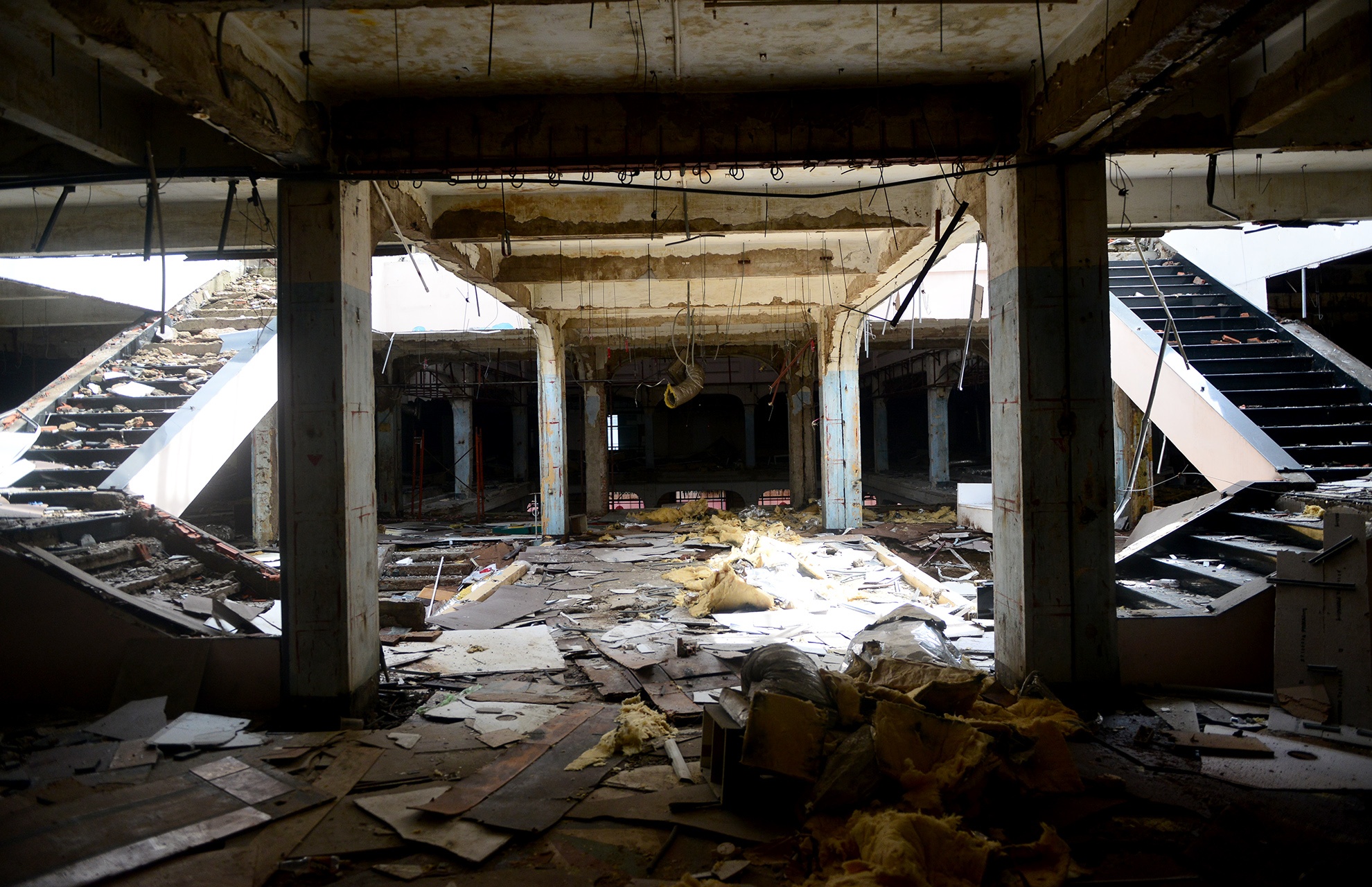 ben trong Thuong xa Tax truoc khi thao do anh 6