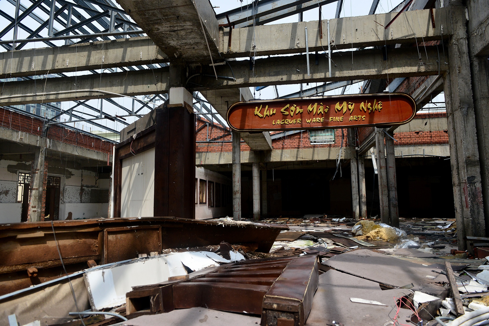 ben trong Thuong xa Tax truoc khi thao do anh 7