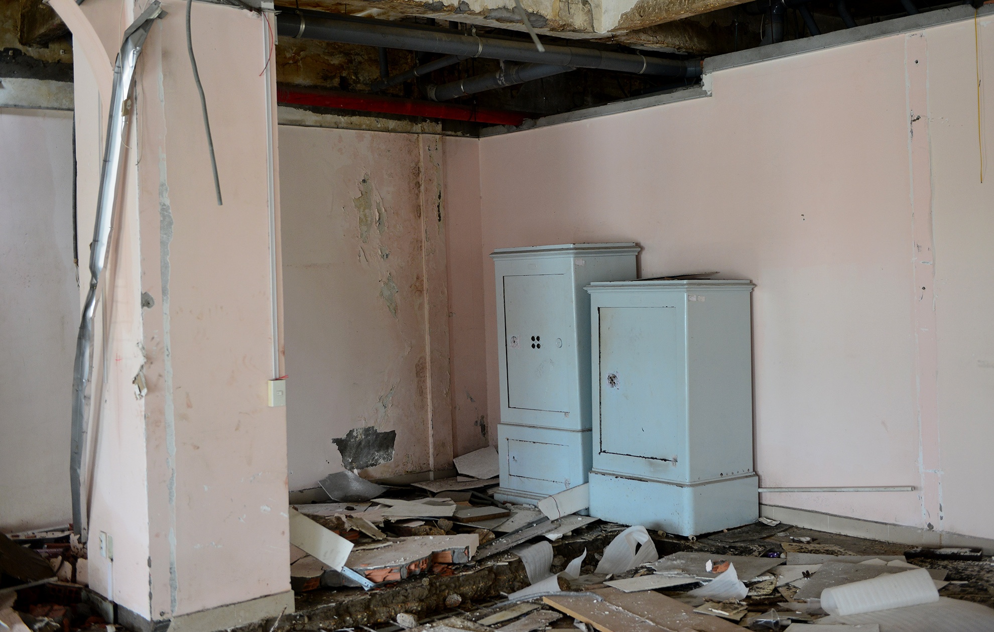 ben trong Thuong xa Tax truoc khi thao do anh 8