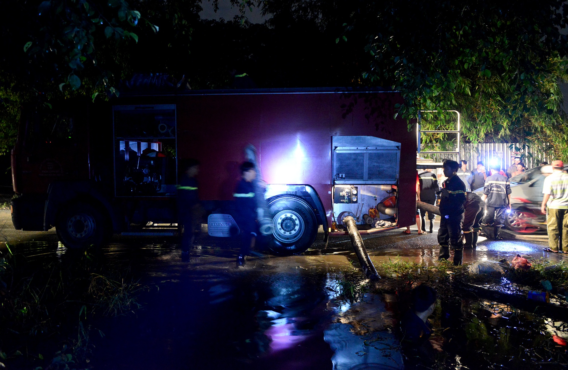 vo bo bao gay ngap o Sai Gon anh 8