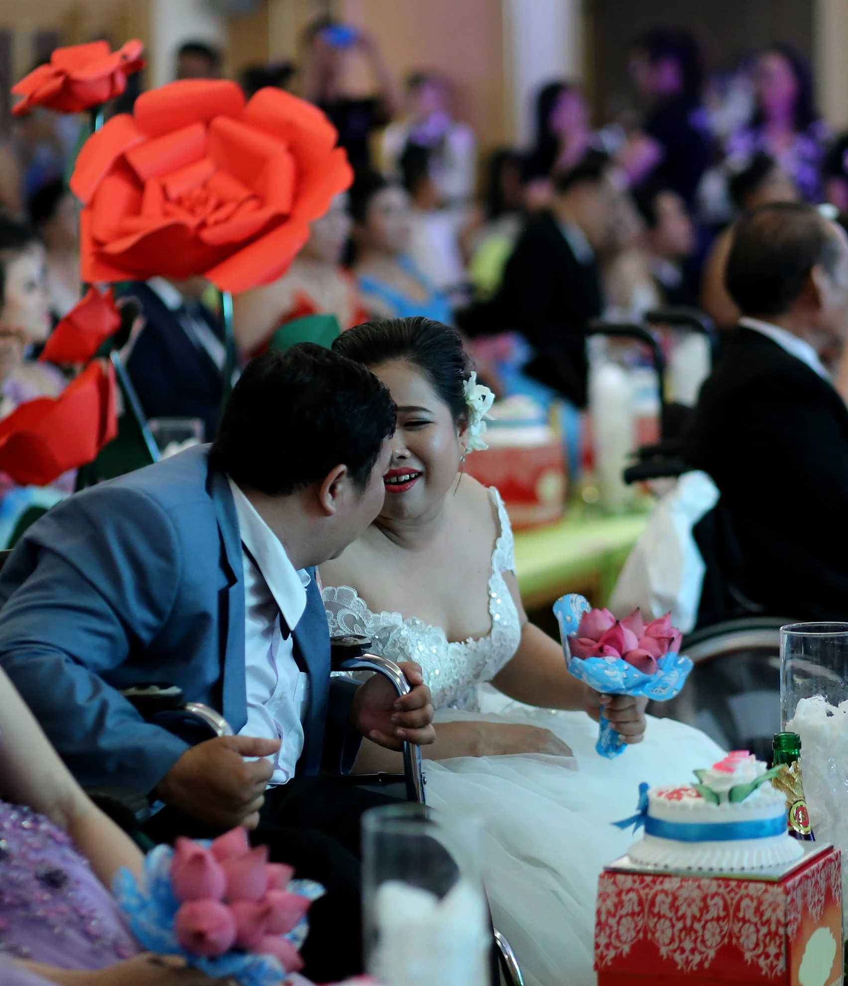 dam cuoi dac biet cua 60 cap doi o Sai Gon anh 14