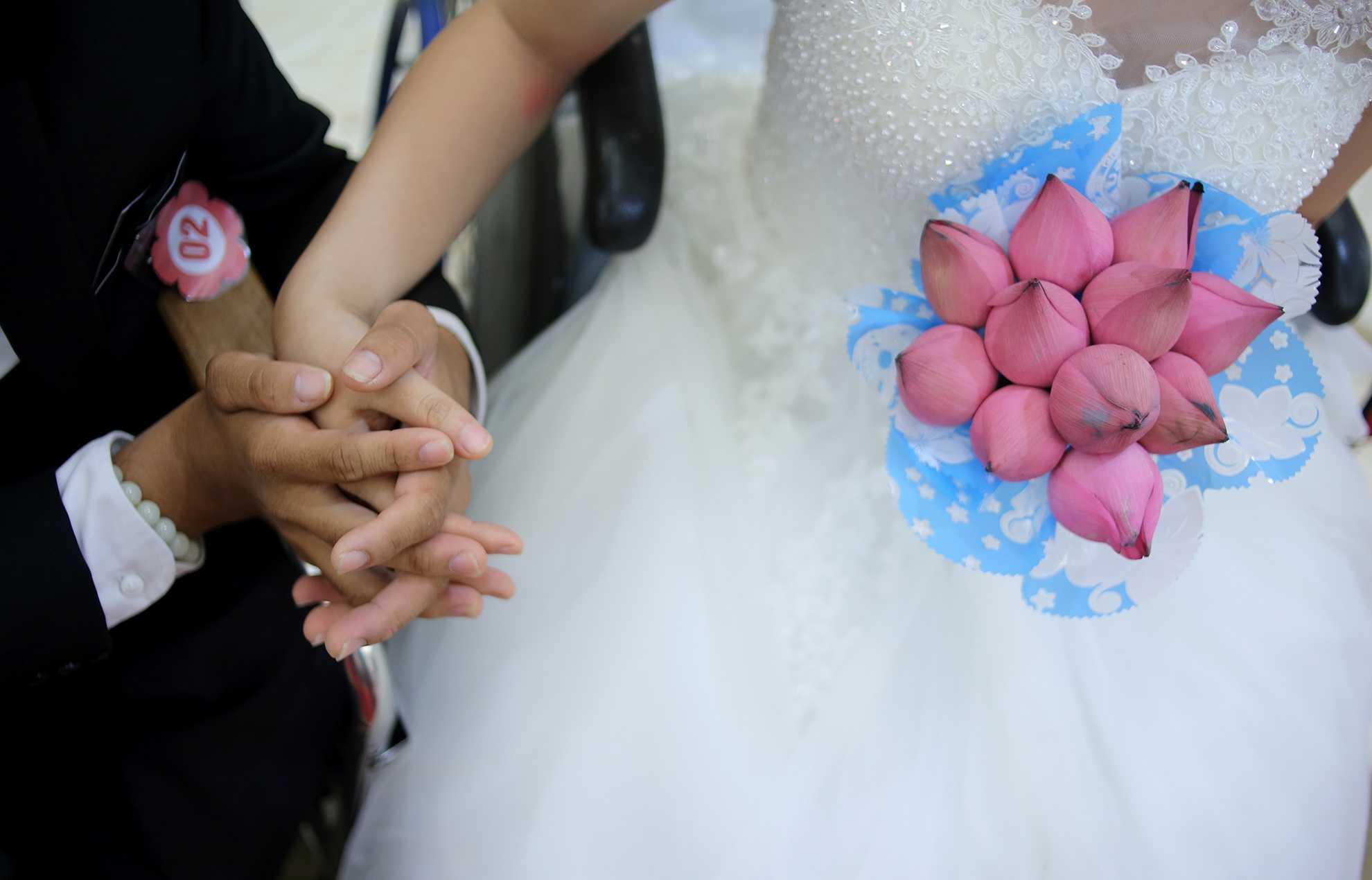 dam cuoi dac biet cua 60 cap doi o Sai Gon anh 2