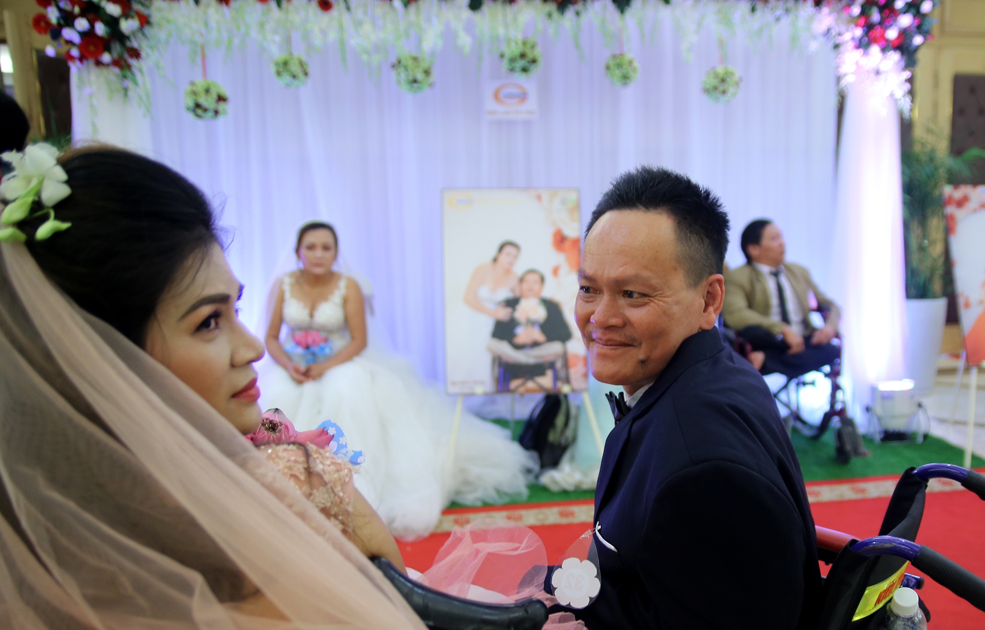 dam cuoi dac biet cua 60 cap doi o Sai Gon anh 3