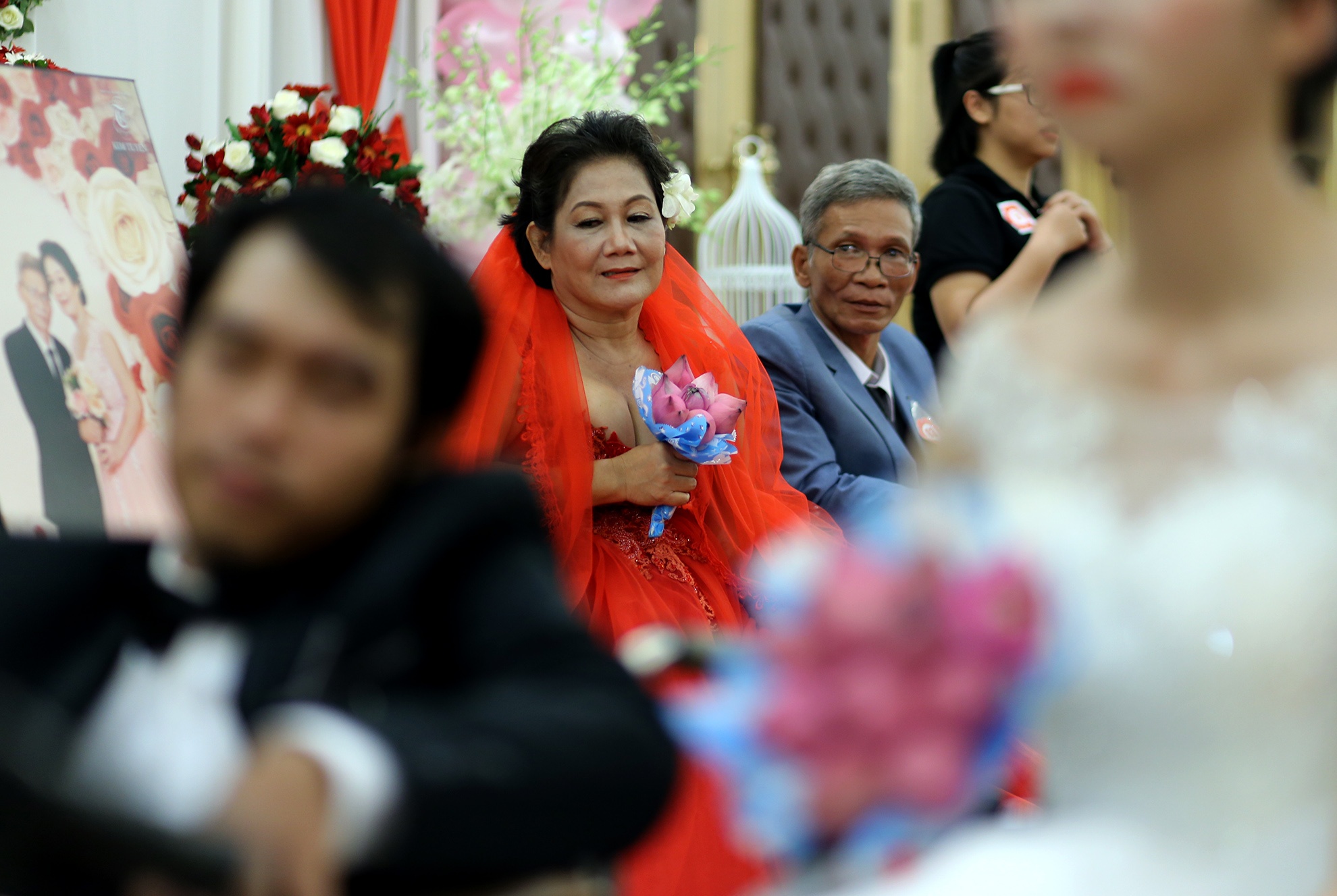 dam cuoi dac biet cua 60 cap doi o Sai Gon anh 4