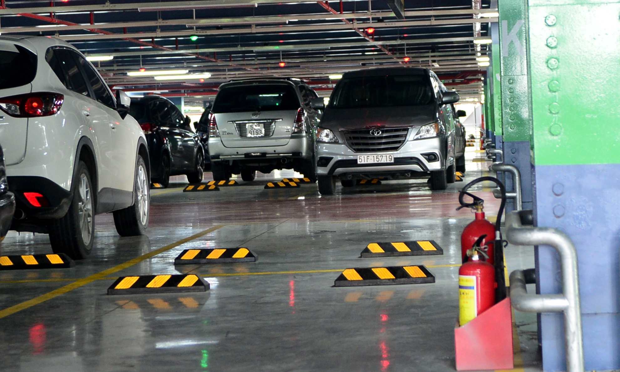 nha giu xe san bay Tan Son Nhat anh 5