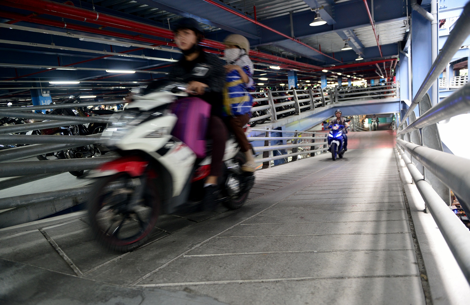 nha giu xe san bay Tan Son Nhat anh 7