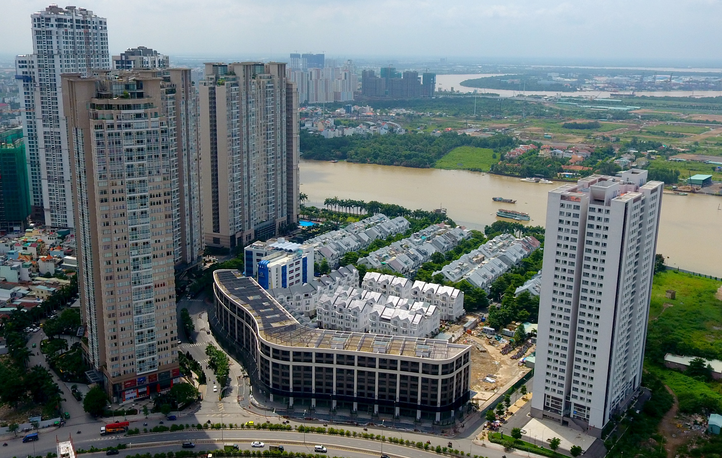 Du an bat dong san day dac ben cac song, rach Sai Gon hinh anh