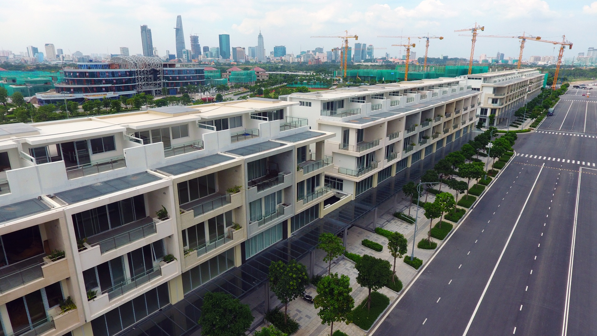 nhieu du an bat dong san moc ben song o Sai Gon anh 10