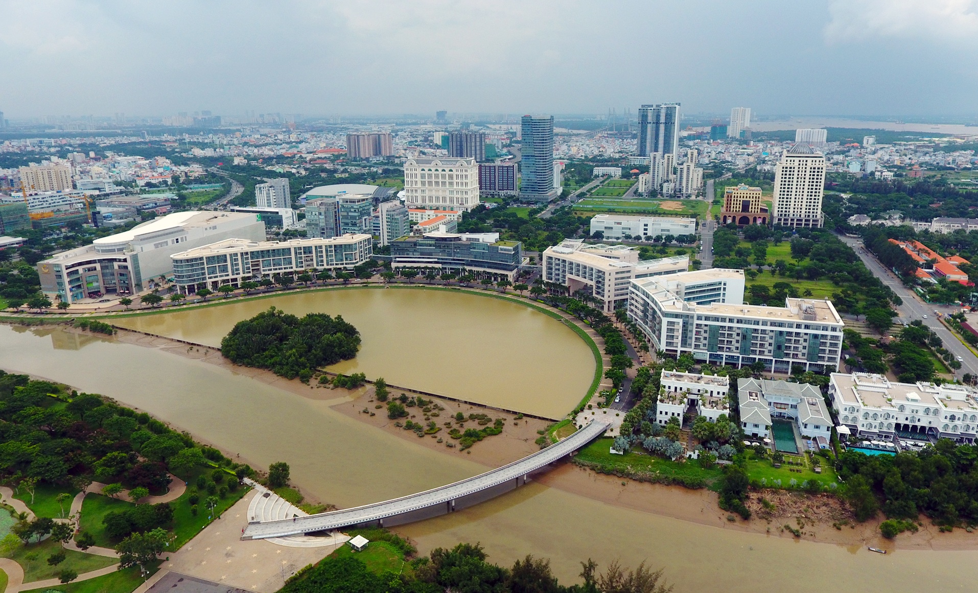 nhieu du an bat dong san moc ben song o Sai Gon anh 16