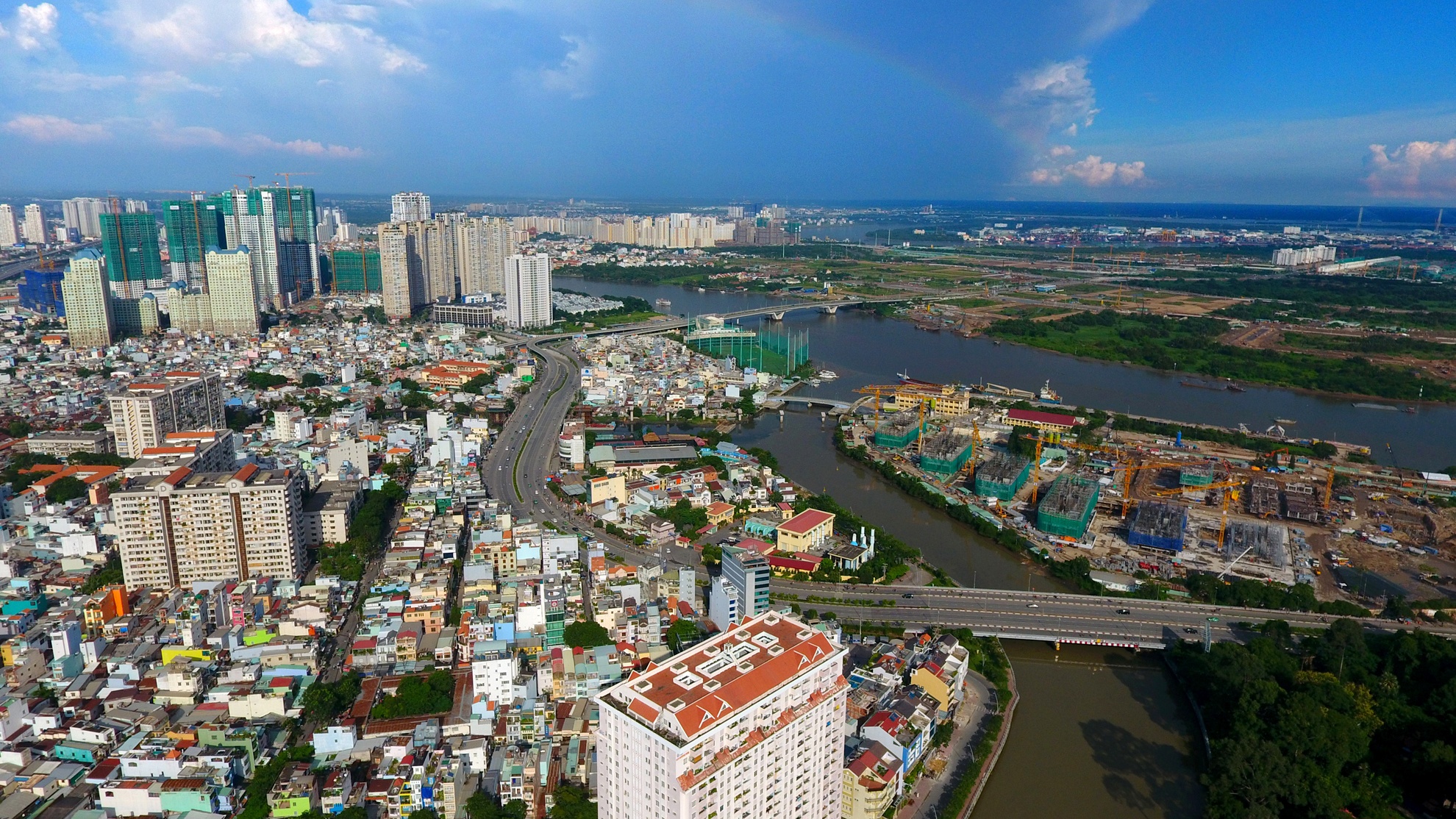 nhieu du an bat dong san moc ben song o Sai Gon anh 5