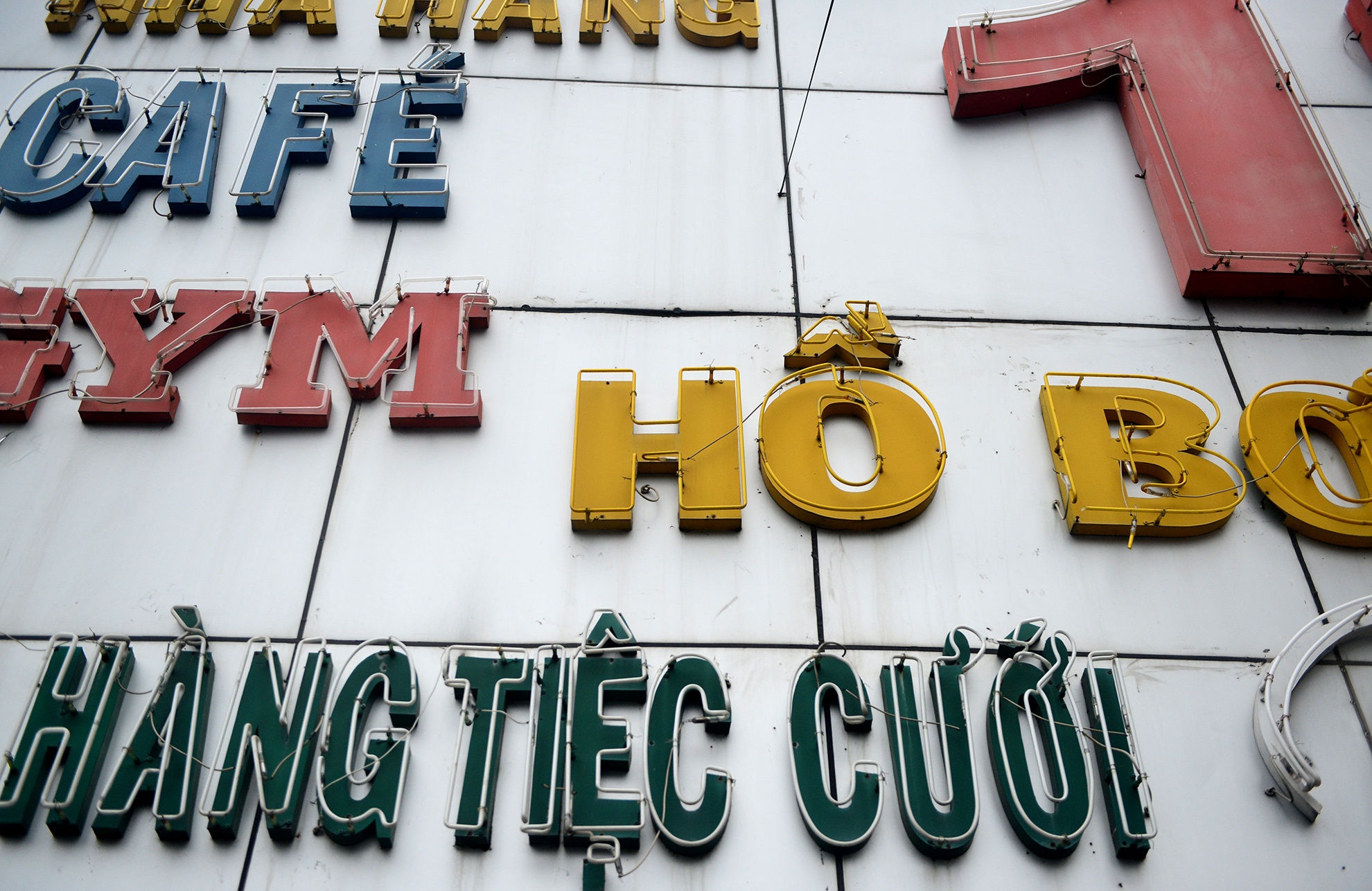 bien quang cao karaoke o Sai Gon anh 9