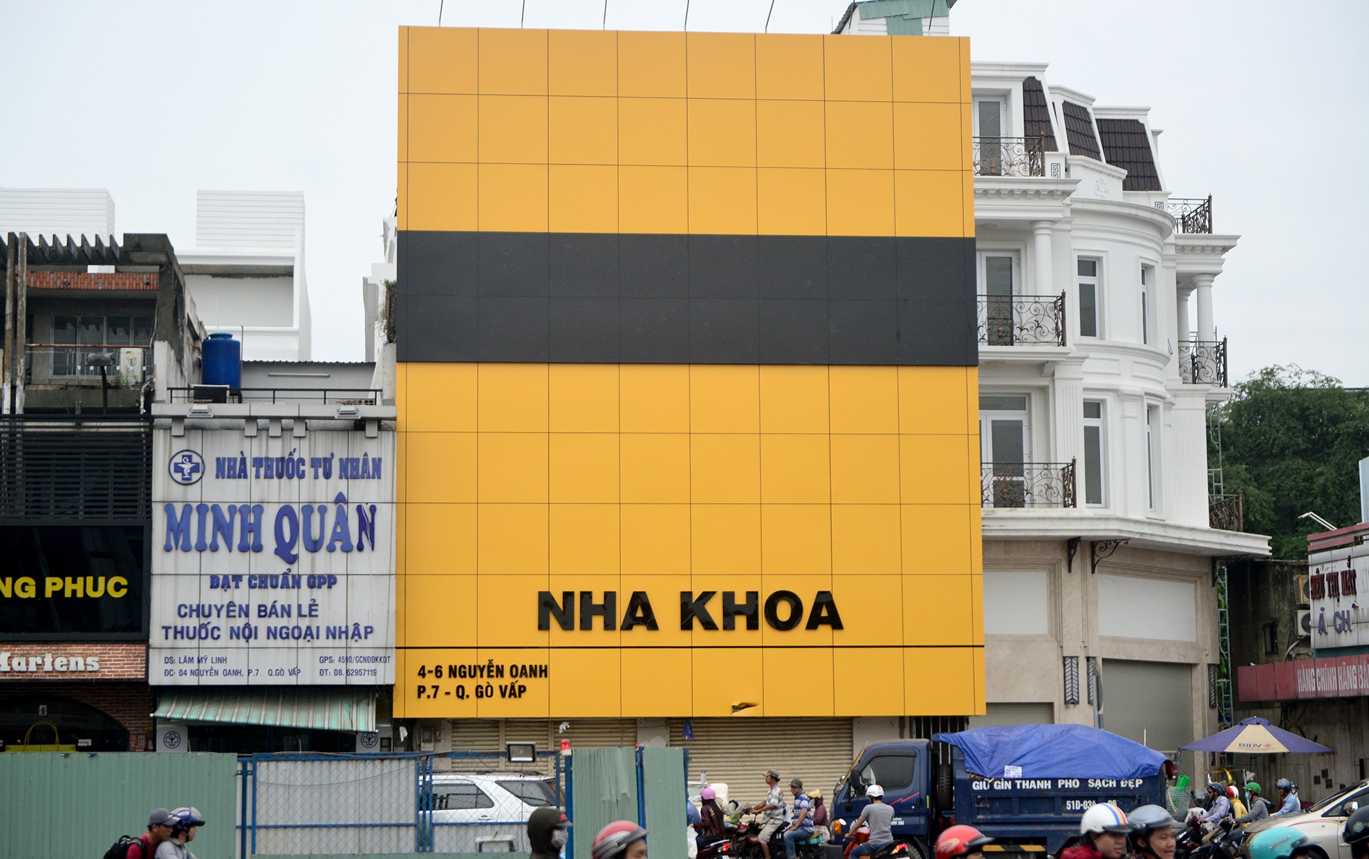 bien quang cao karaoke o Sai Gon anh 13