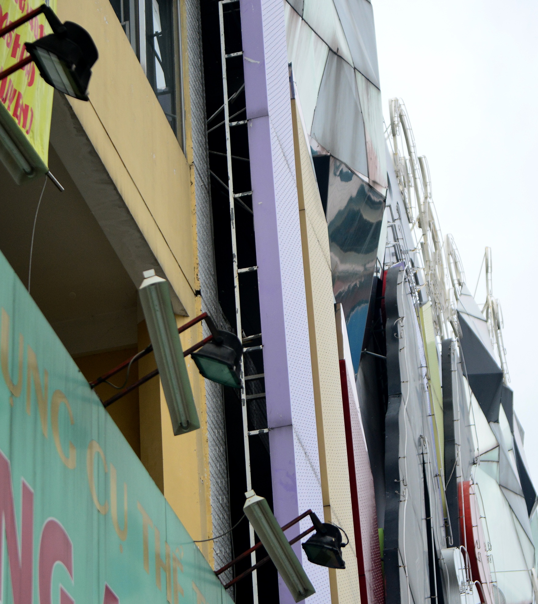 bien quang cao karaoke o Sai Gon anh 7