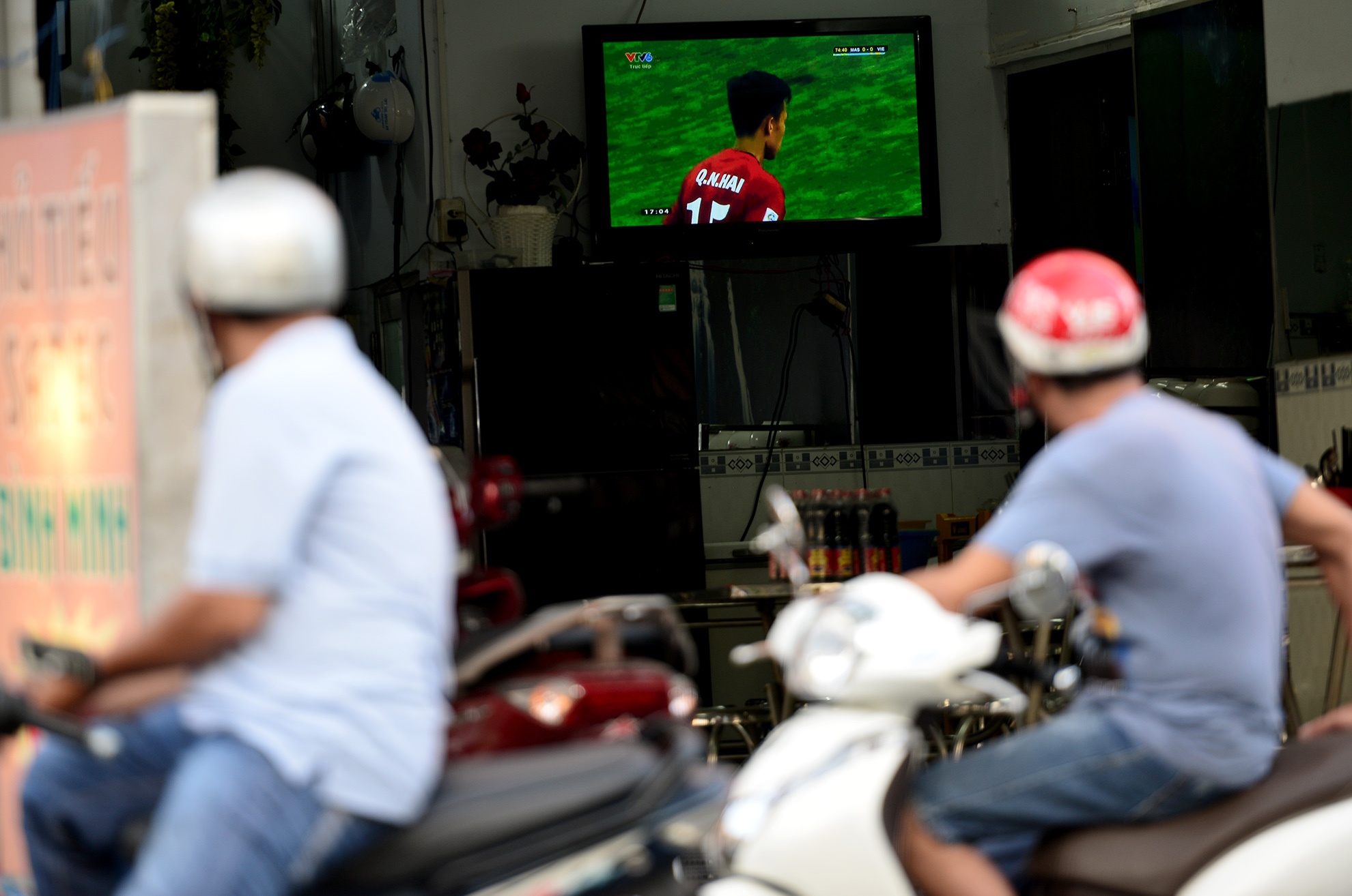 tran dau giua tuyen Viet Nam va Malaysia AFF Cup anh 15