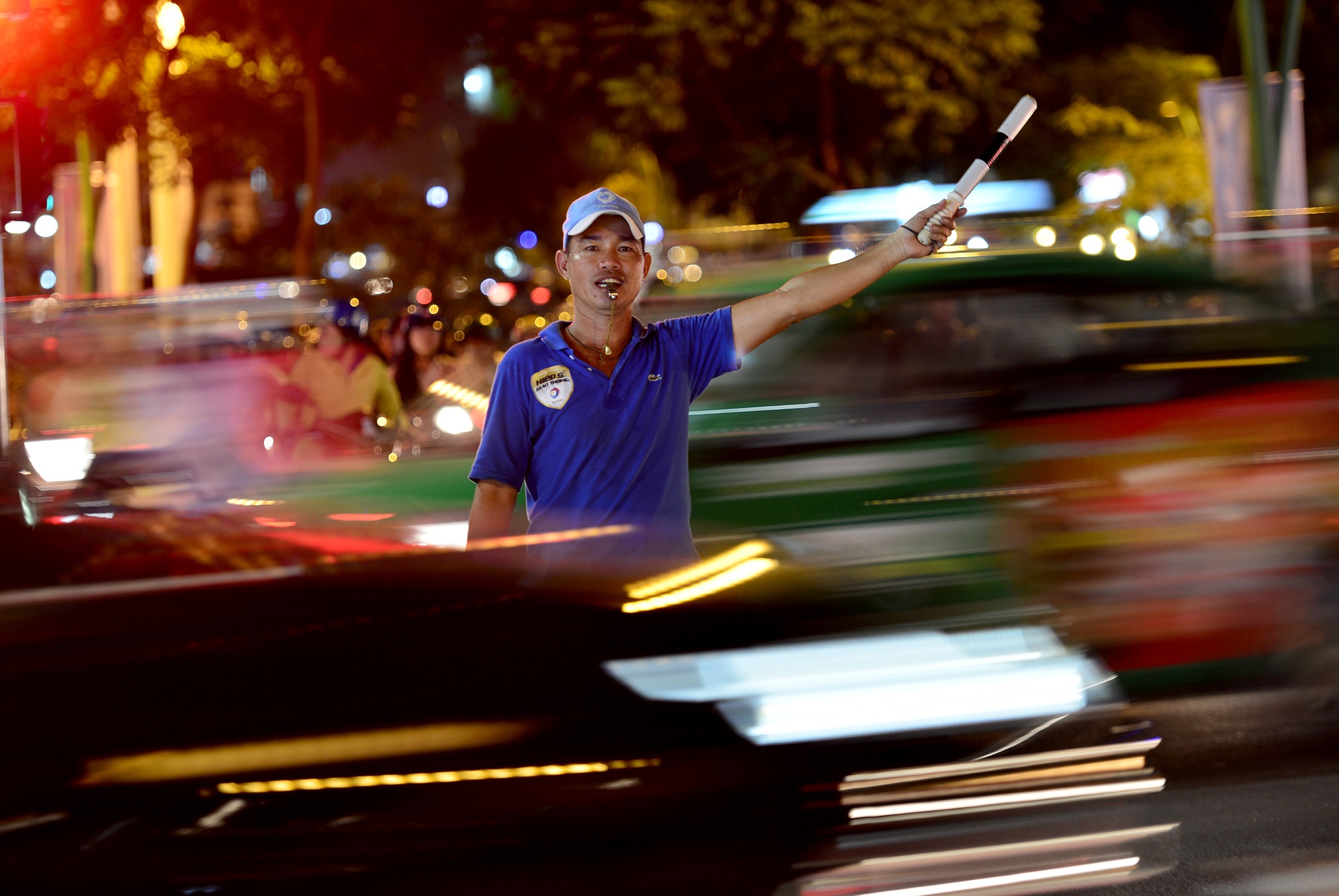 Tho rua xe 11 nam 'giai cuu' ket xe o Sai Gon hinh anh