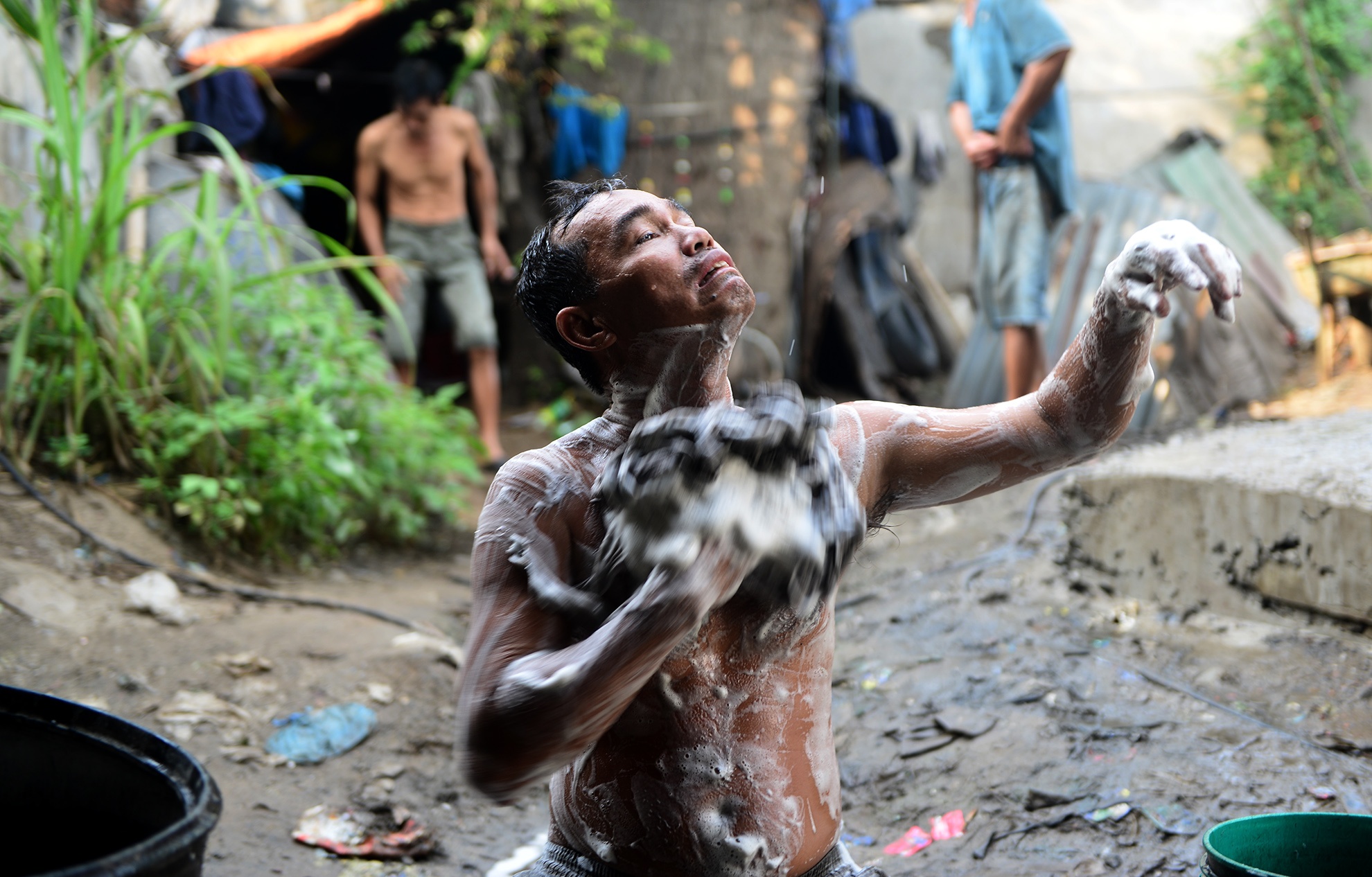 hiep sy giao thong giai cuu ket xe o Sai Gon anh 2