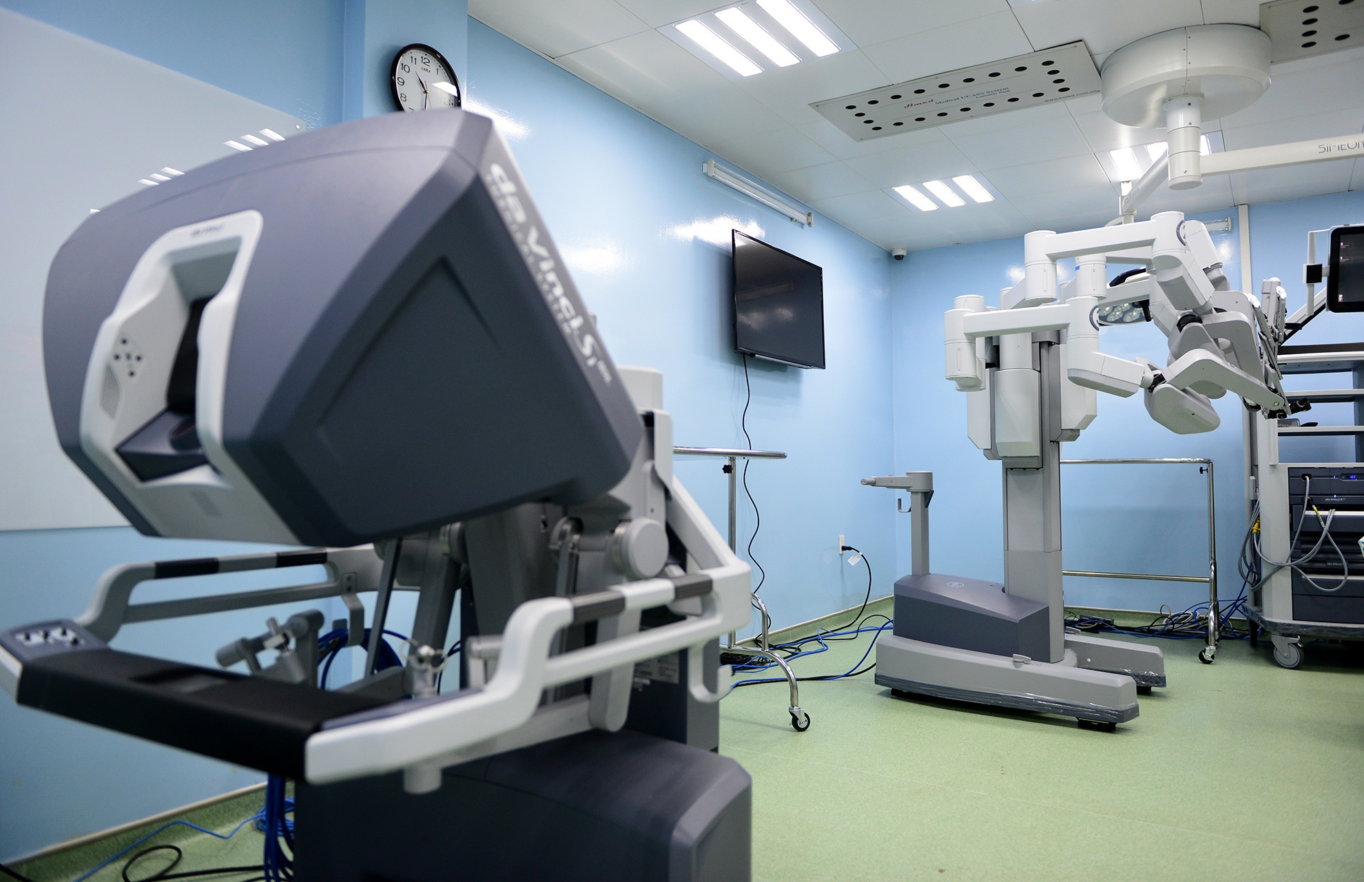 robot phau thuat cho nguoi lon dau tien o Viet Nam anh 1