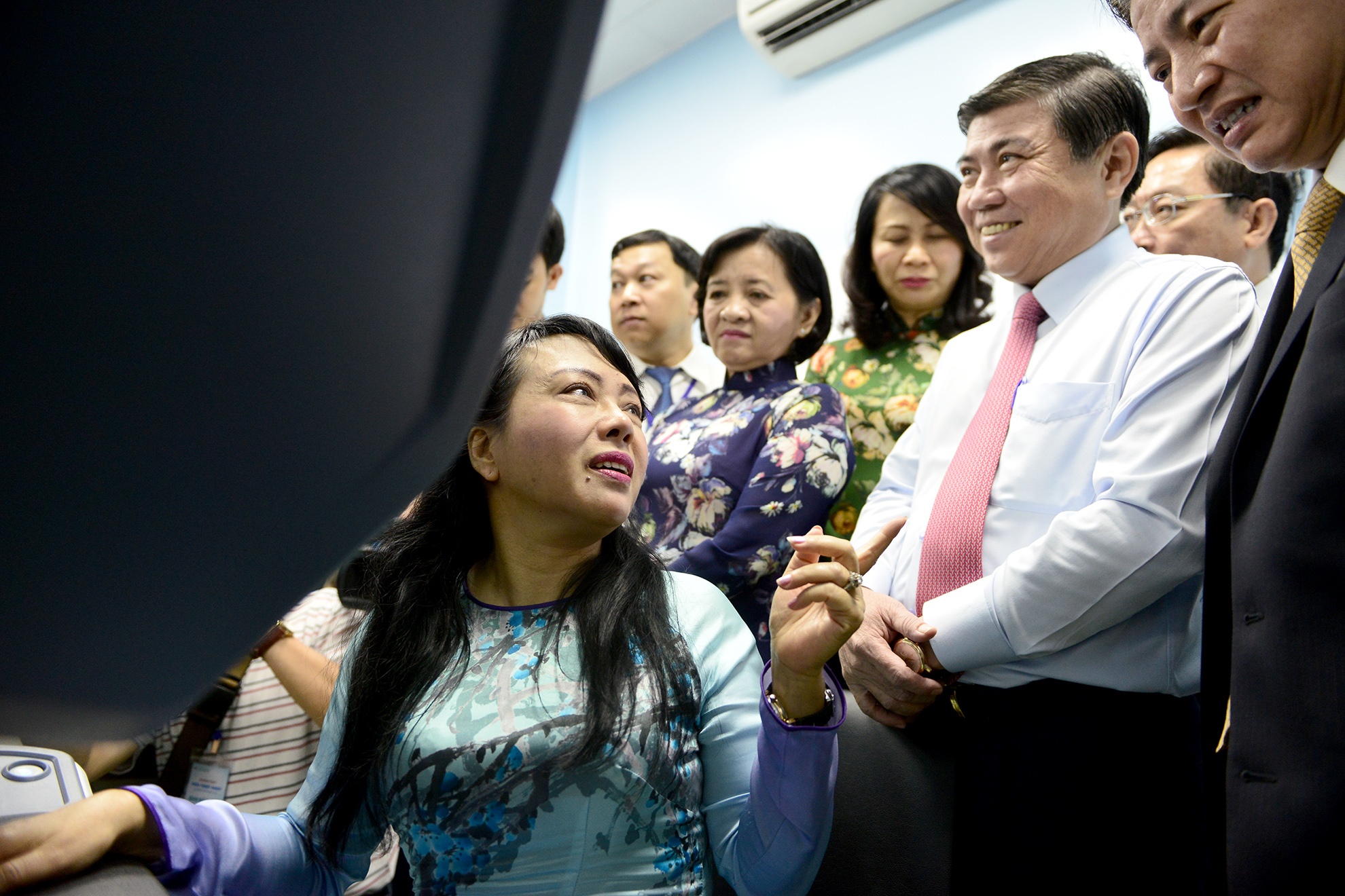 robot phau thuat cho nguoi lon dau tien o Viet Nam anh 2