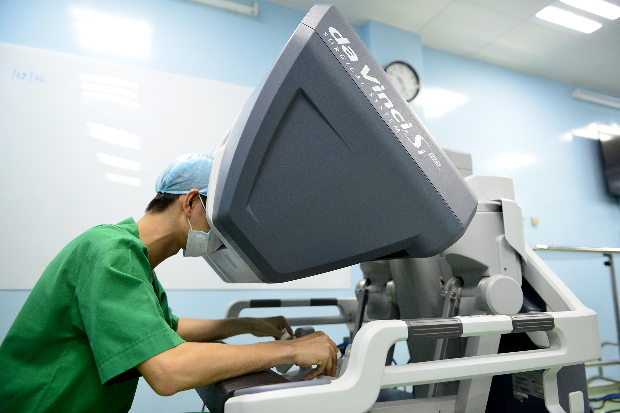 robot phau thuat cho nguoi lon dau tien o Viet Nam anh 5