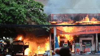 Hien truong vu chay cay xang o Sai Gon hinh anh