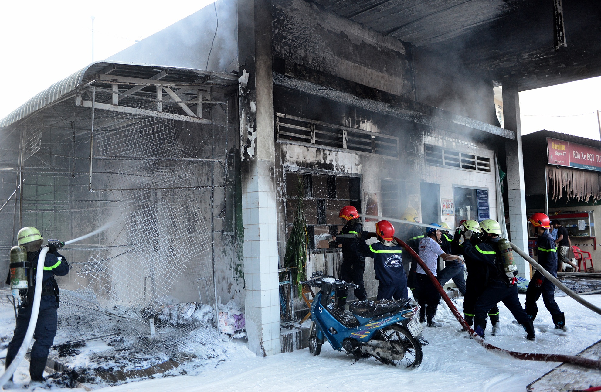 chay lon cay xang o anh 7