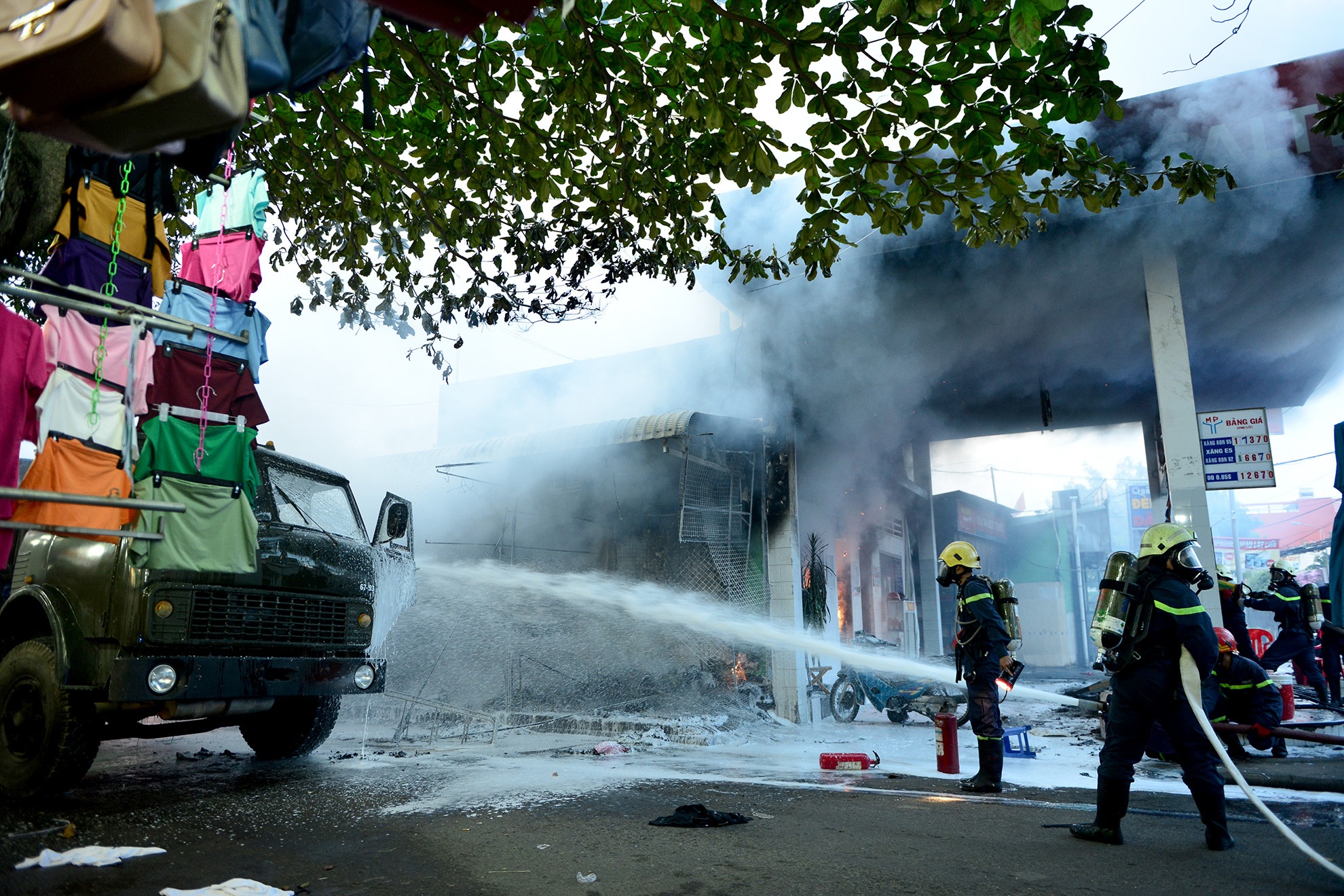 chay lon cay xang o anh 6