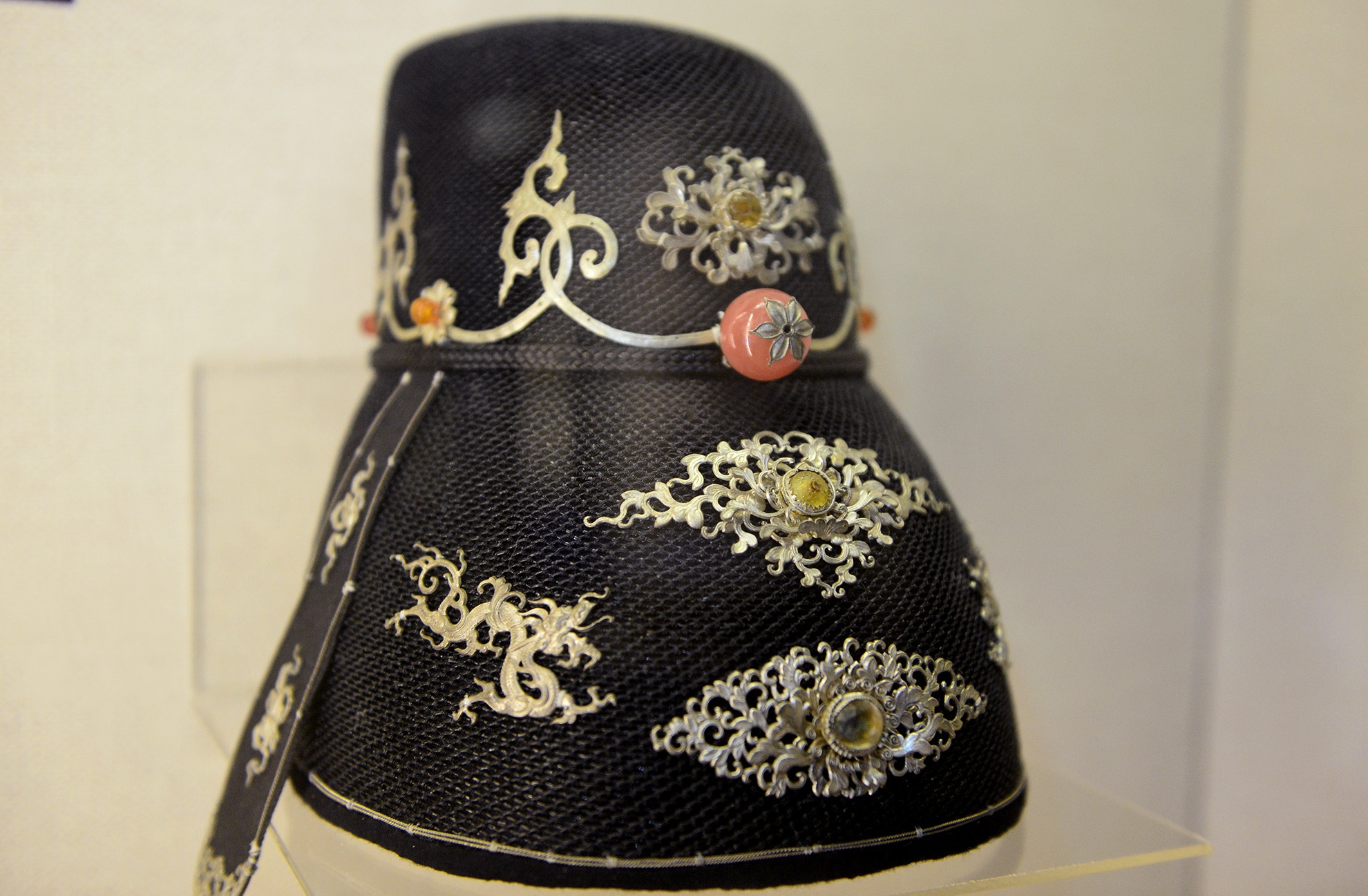 trung bay do cung dinh thoi Nguyen o TP.HCM anh 14