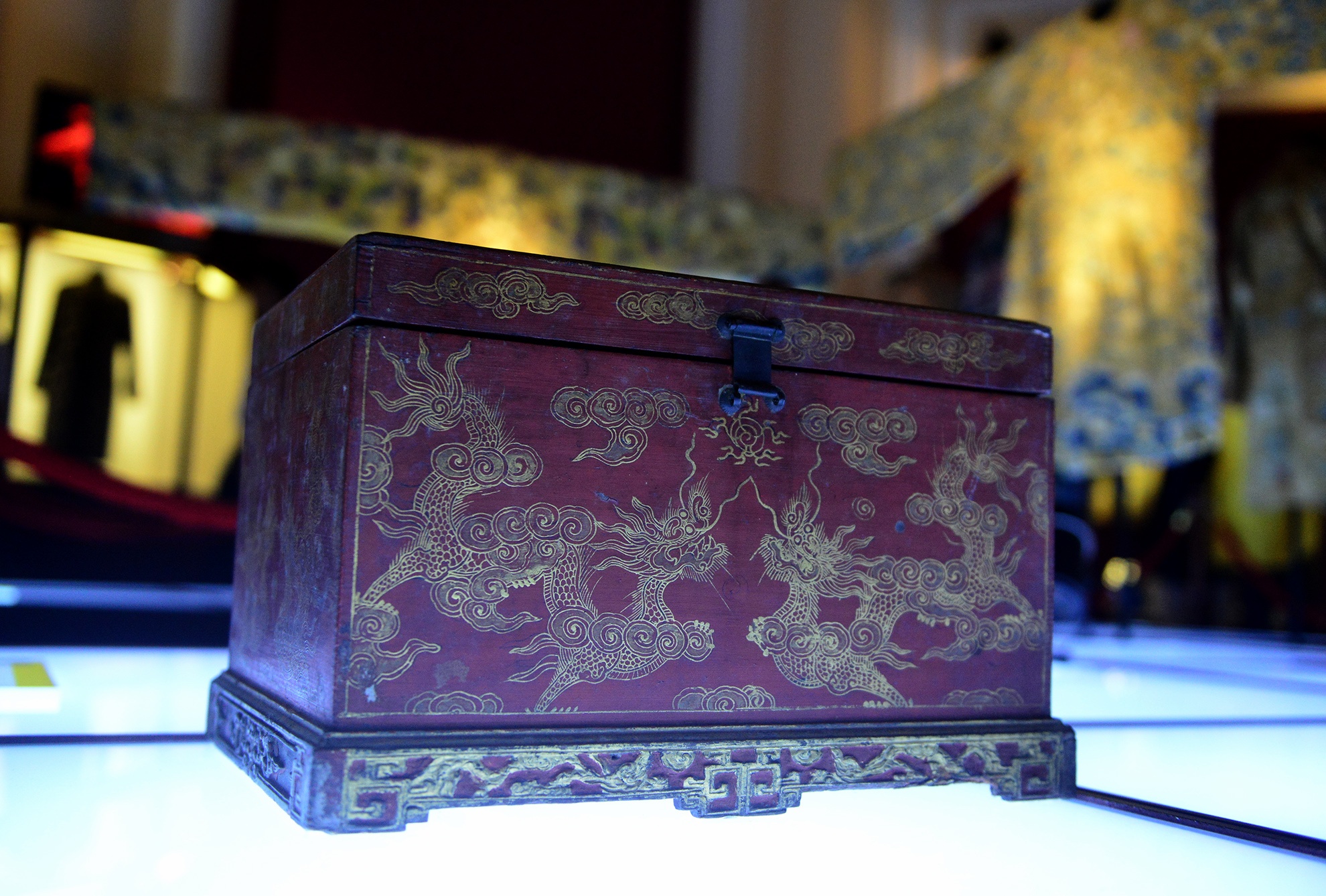 trung bay do cung dinh thoi Nguyen o TP.HCM anh 7