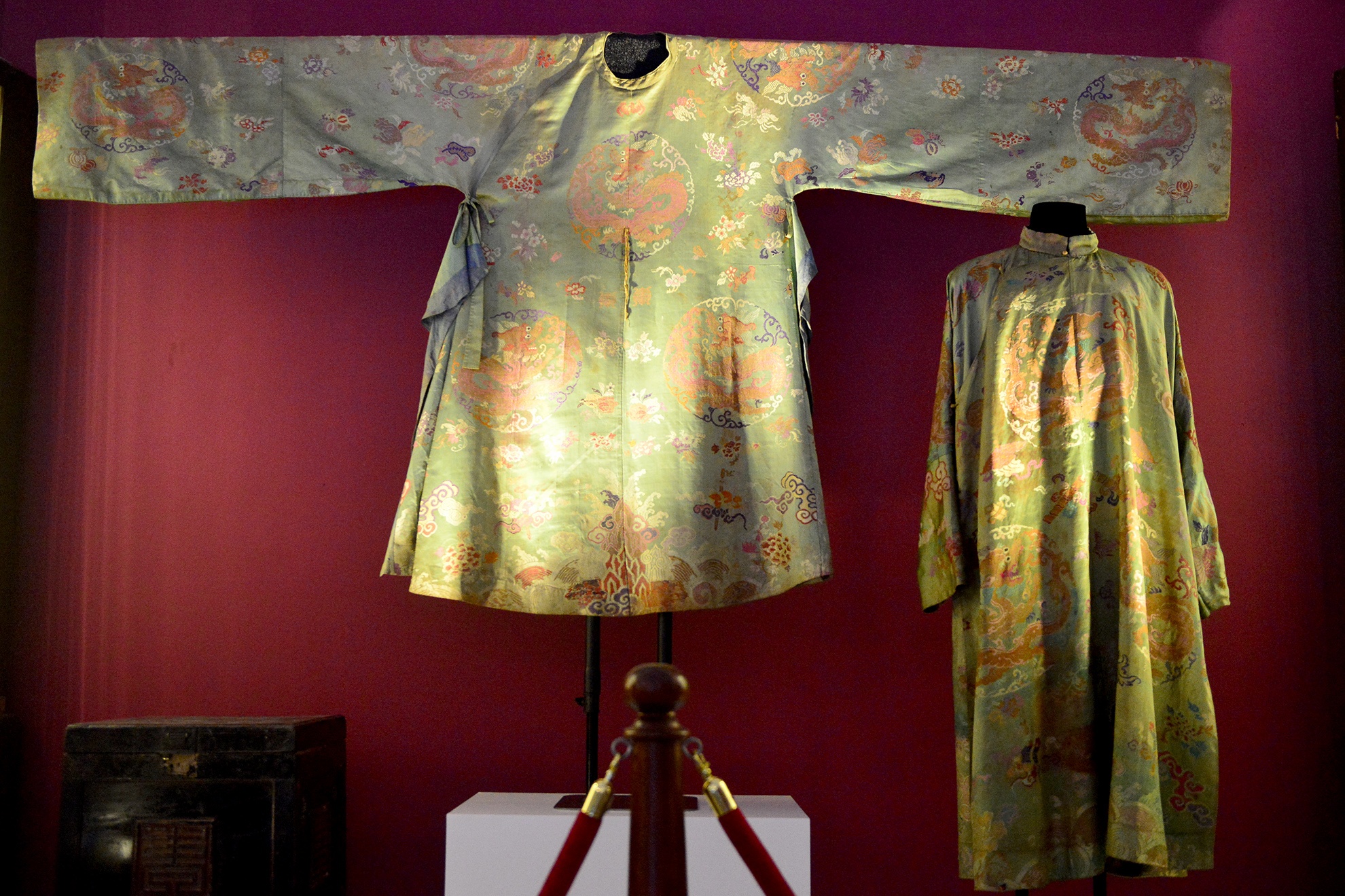 trung bay do cung dinh thoi Nguyen o TP.HCM anh 8