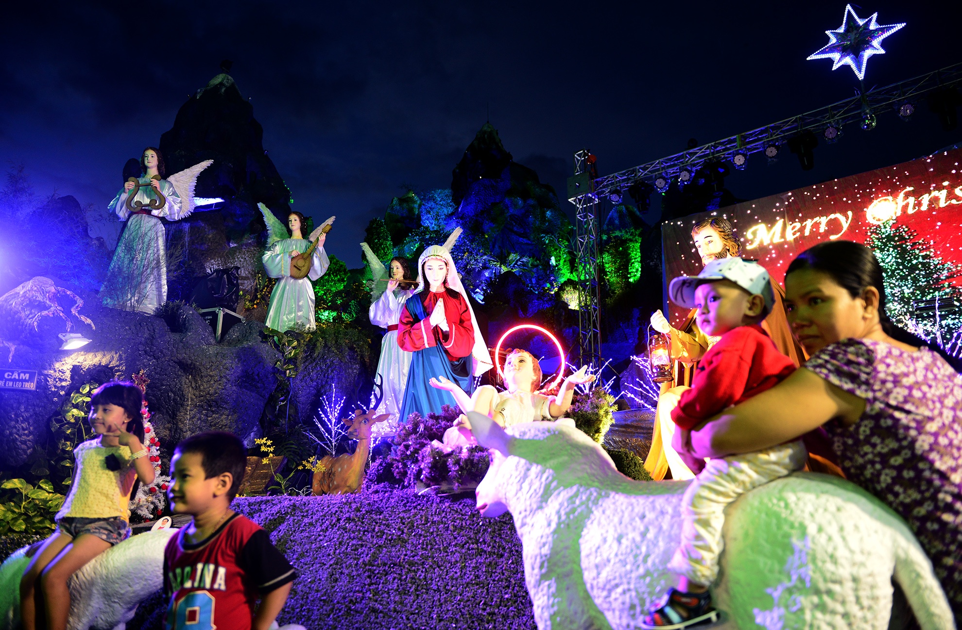 Khong khi Giang sinh o Sai Gon anh 15