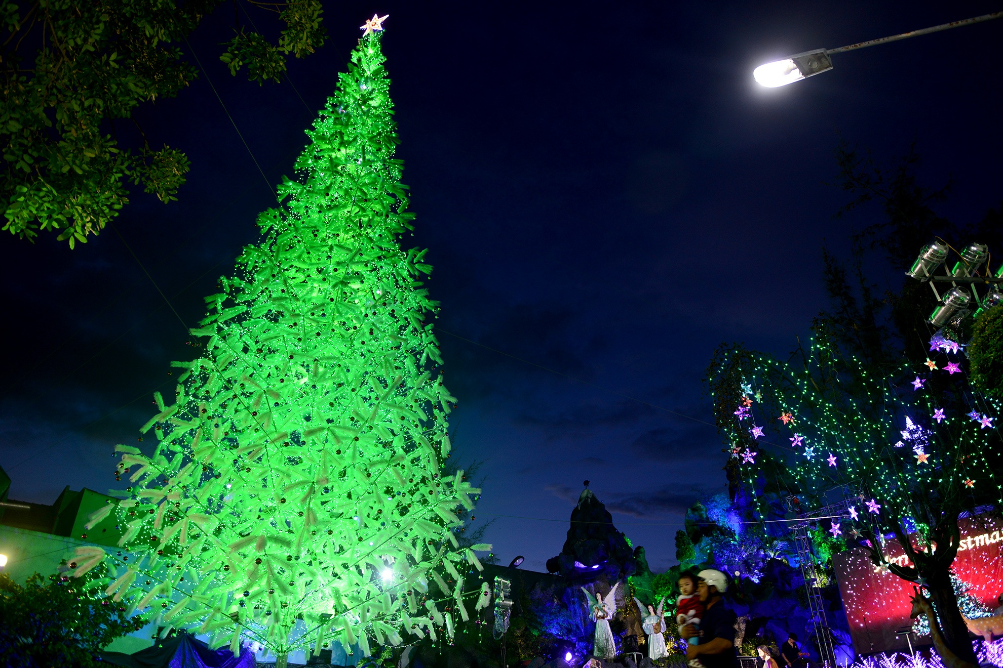 Khong khi Giang sinh o Sai Gon anh 3