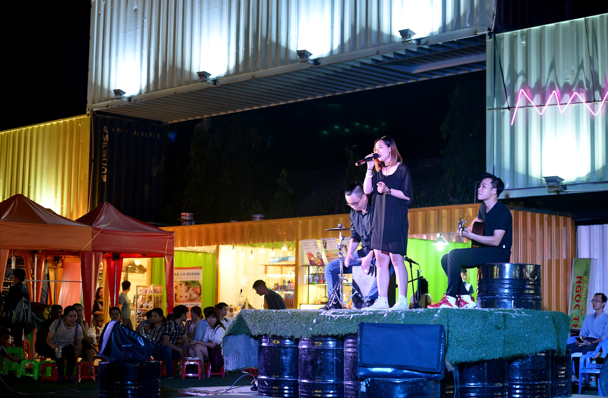 khu cho dem bang container o Sai Gon anh 19