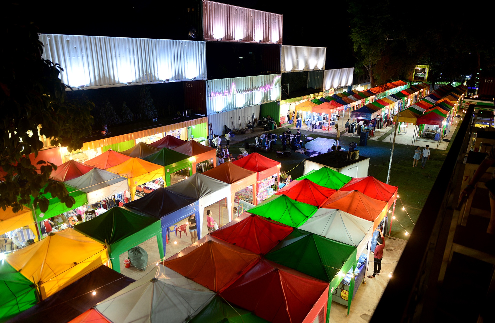 khu cho dem bang container o Sai Gon anh 16