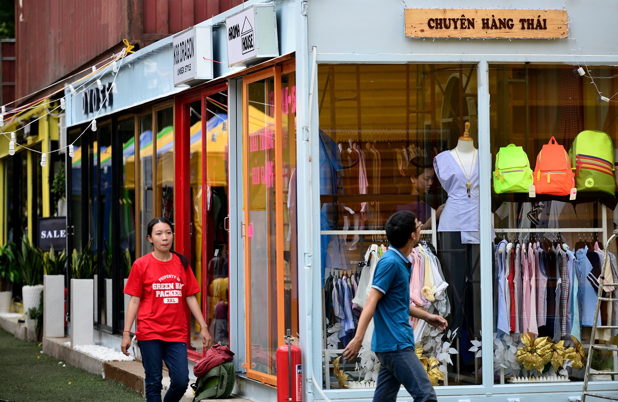 khu cho dem bang container o Sai Gon anh 8